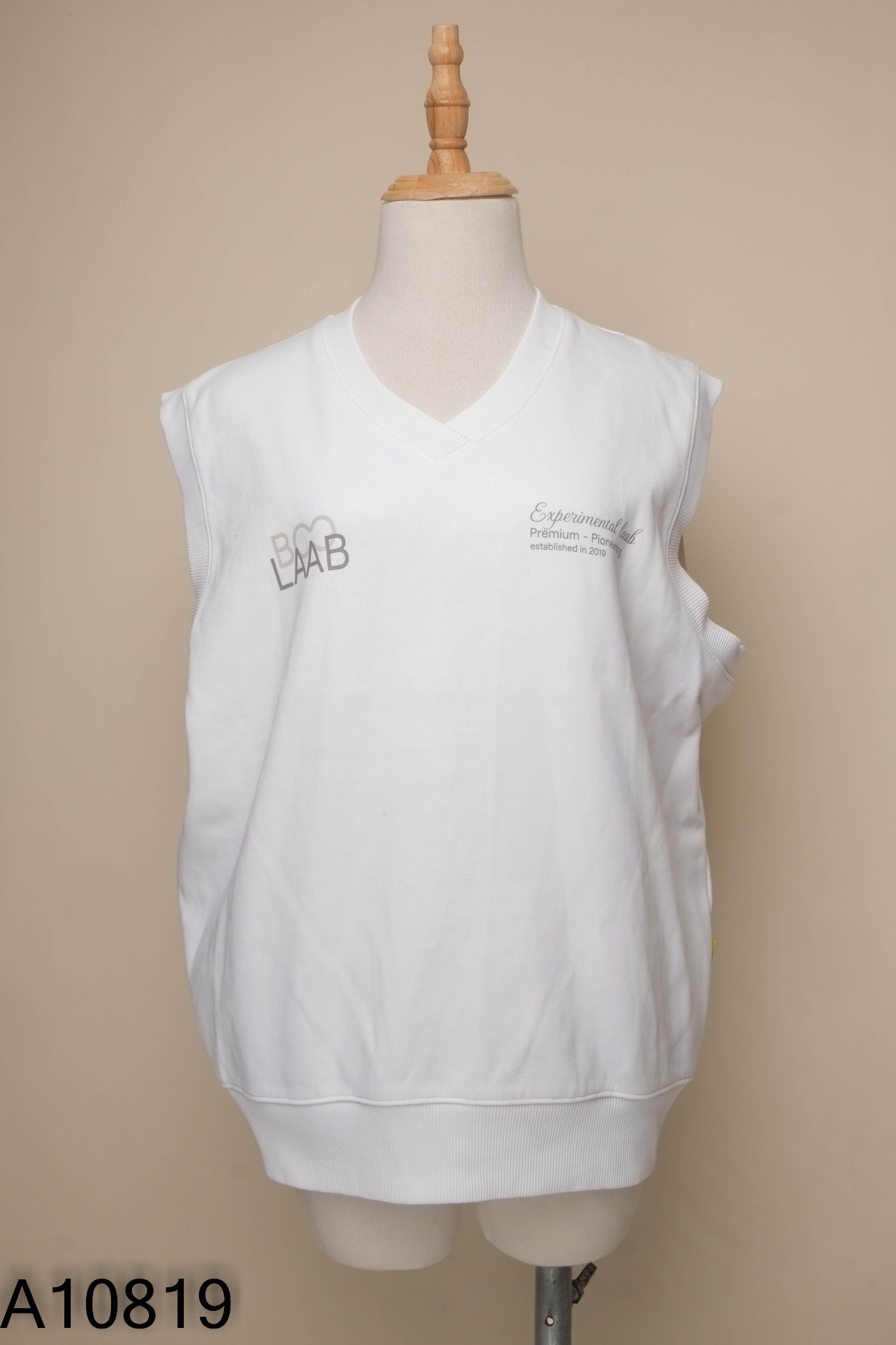 Áo BOO nỉ trắng gile