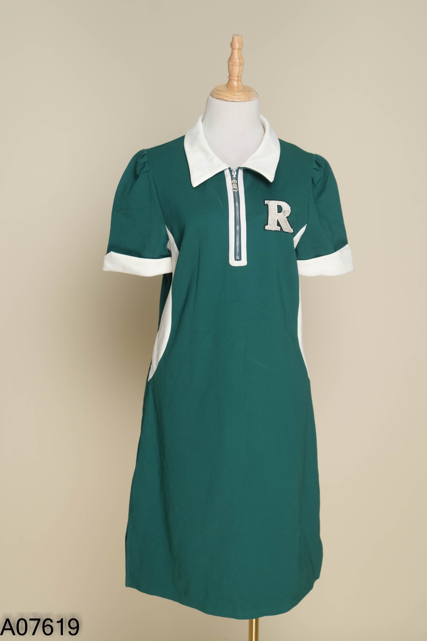NEWTAG Váy xanh rêu phối be cổ polo