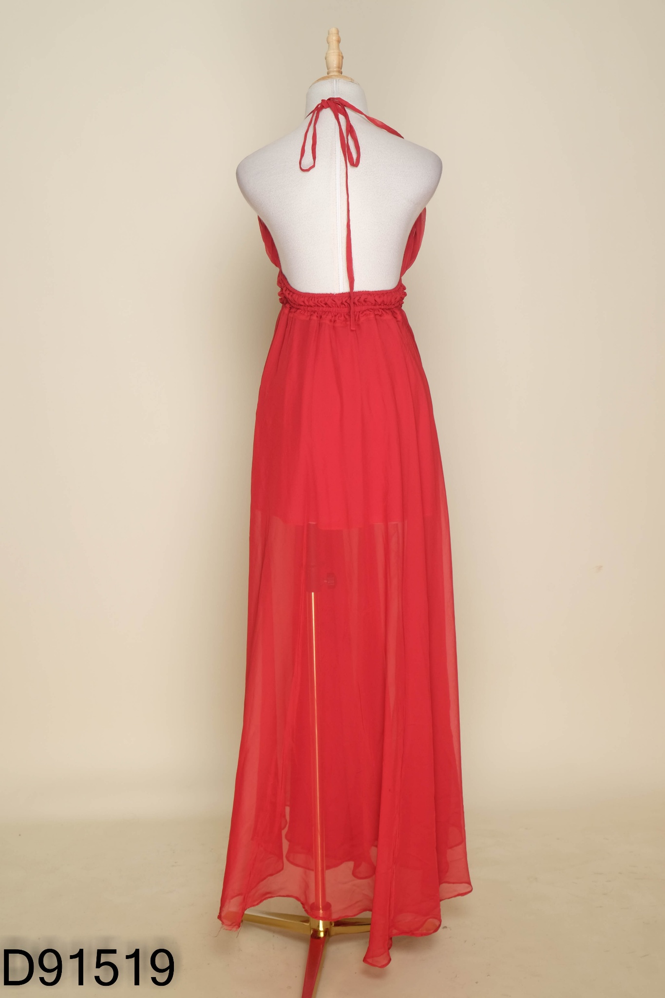 Váy đỏ phối dây