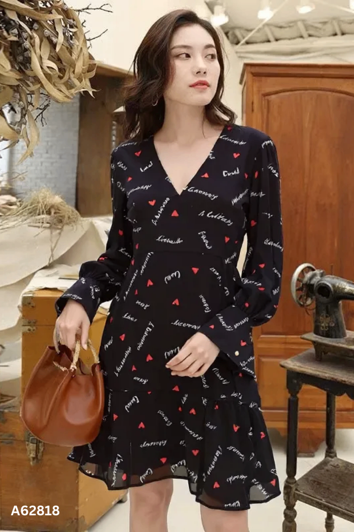 Váy voan đen họa tiết