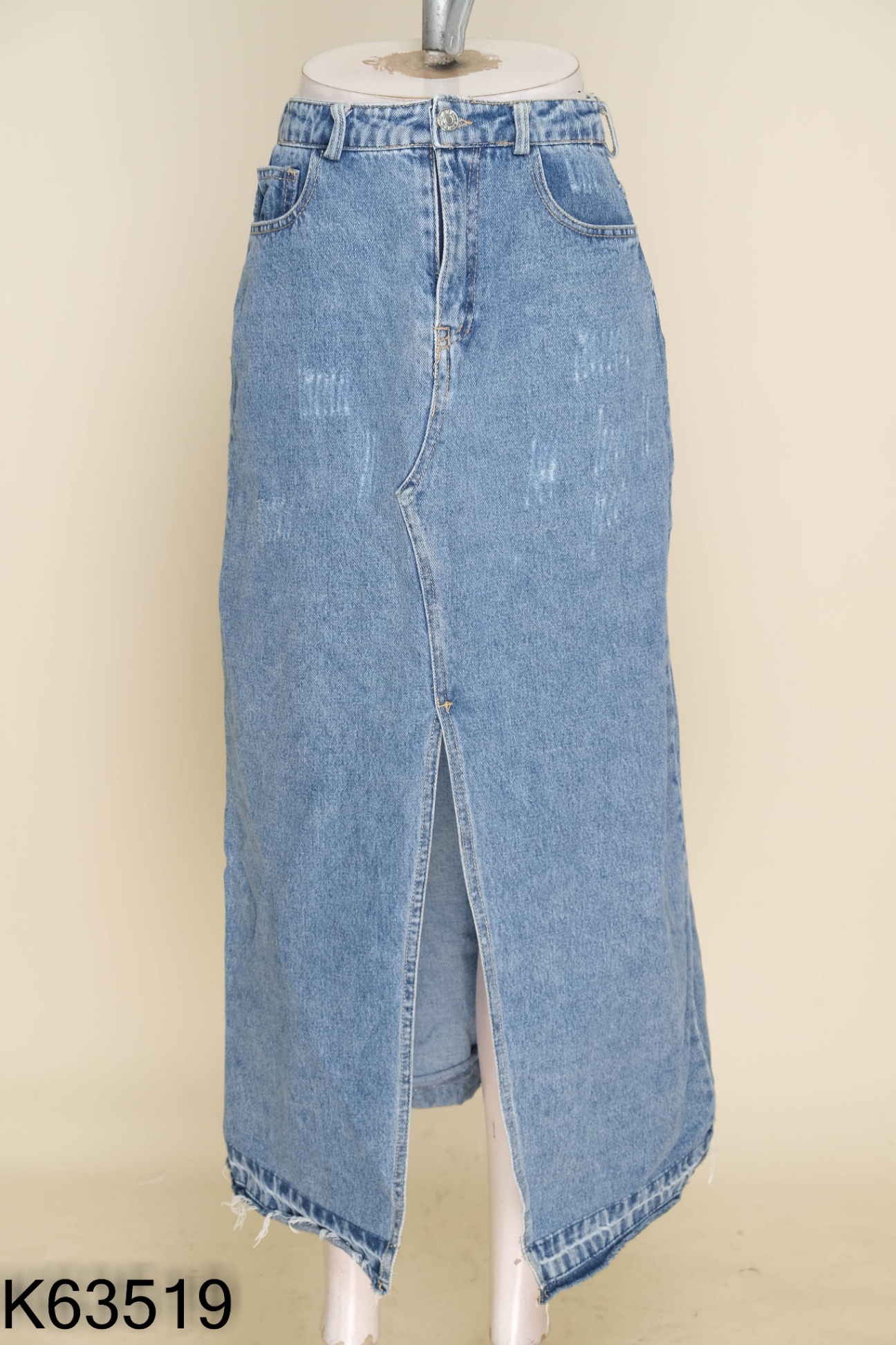 Chân váy jeans xanh dài xẻ giữa