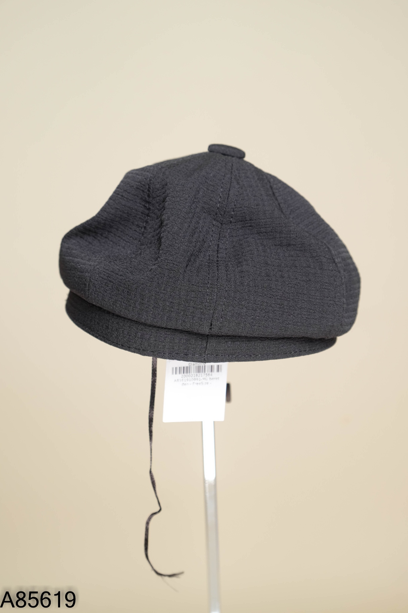 Mũ beret đen