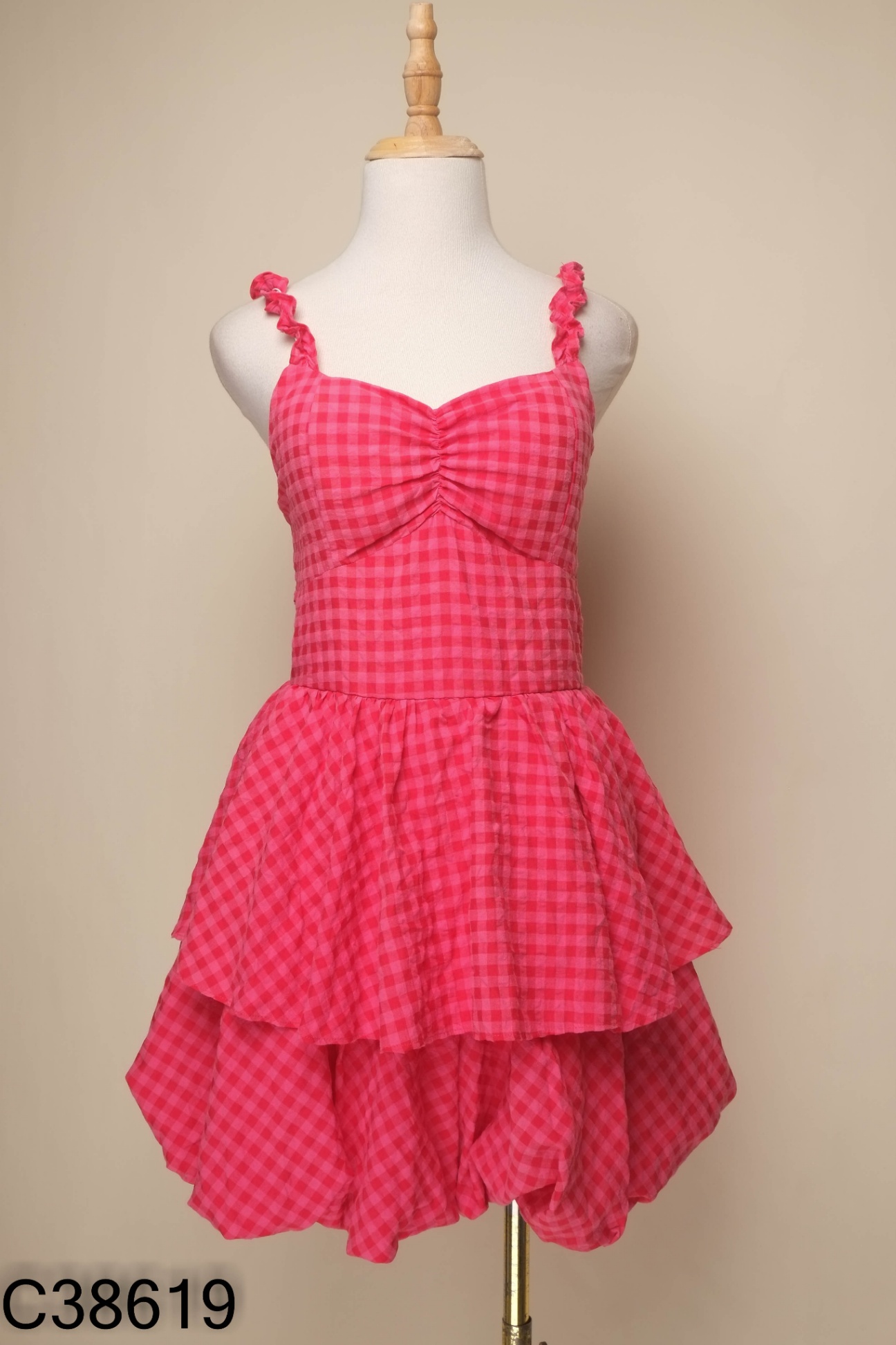 Jumpsuit hồng kẻ caro đỏ