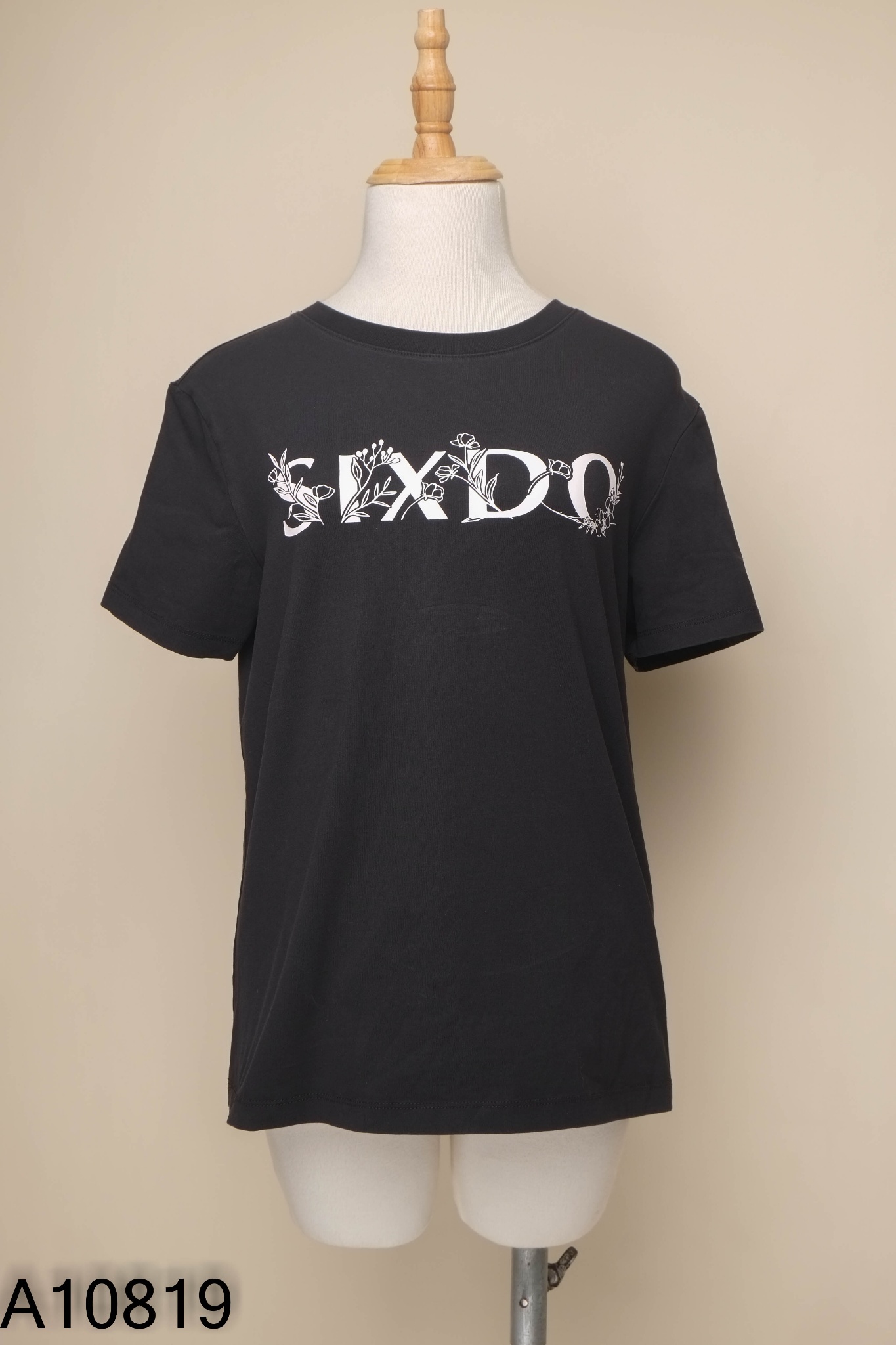 Áo thun SIXDO đen in hình