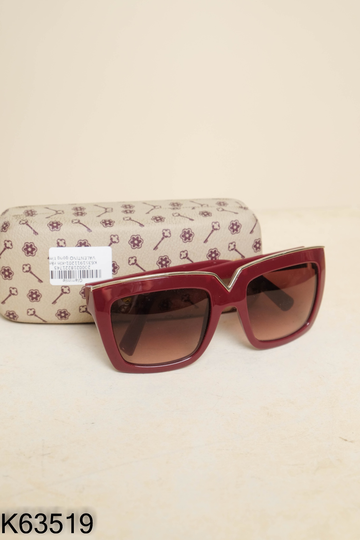 Kín râm VALENTINO gọng tím (used 85%)