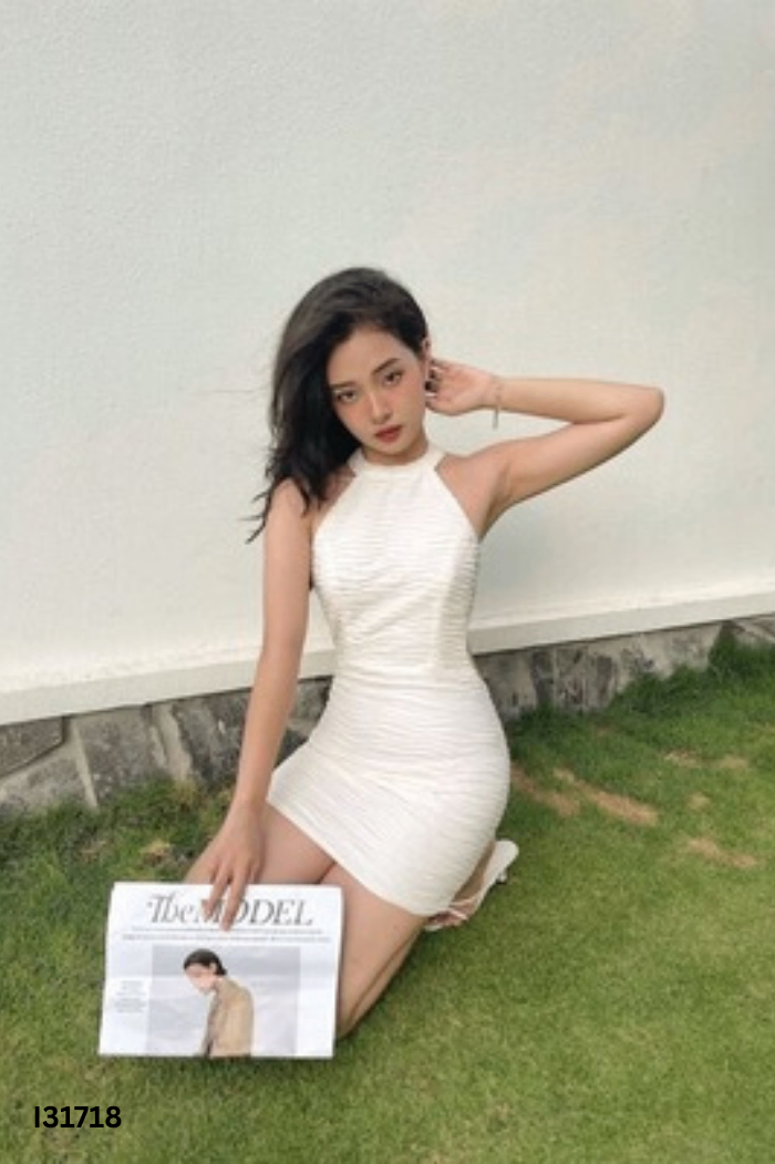 Váy SOMEE STUDIO cổ yếm be