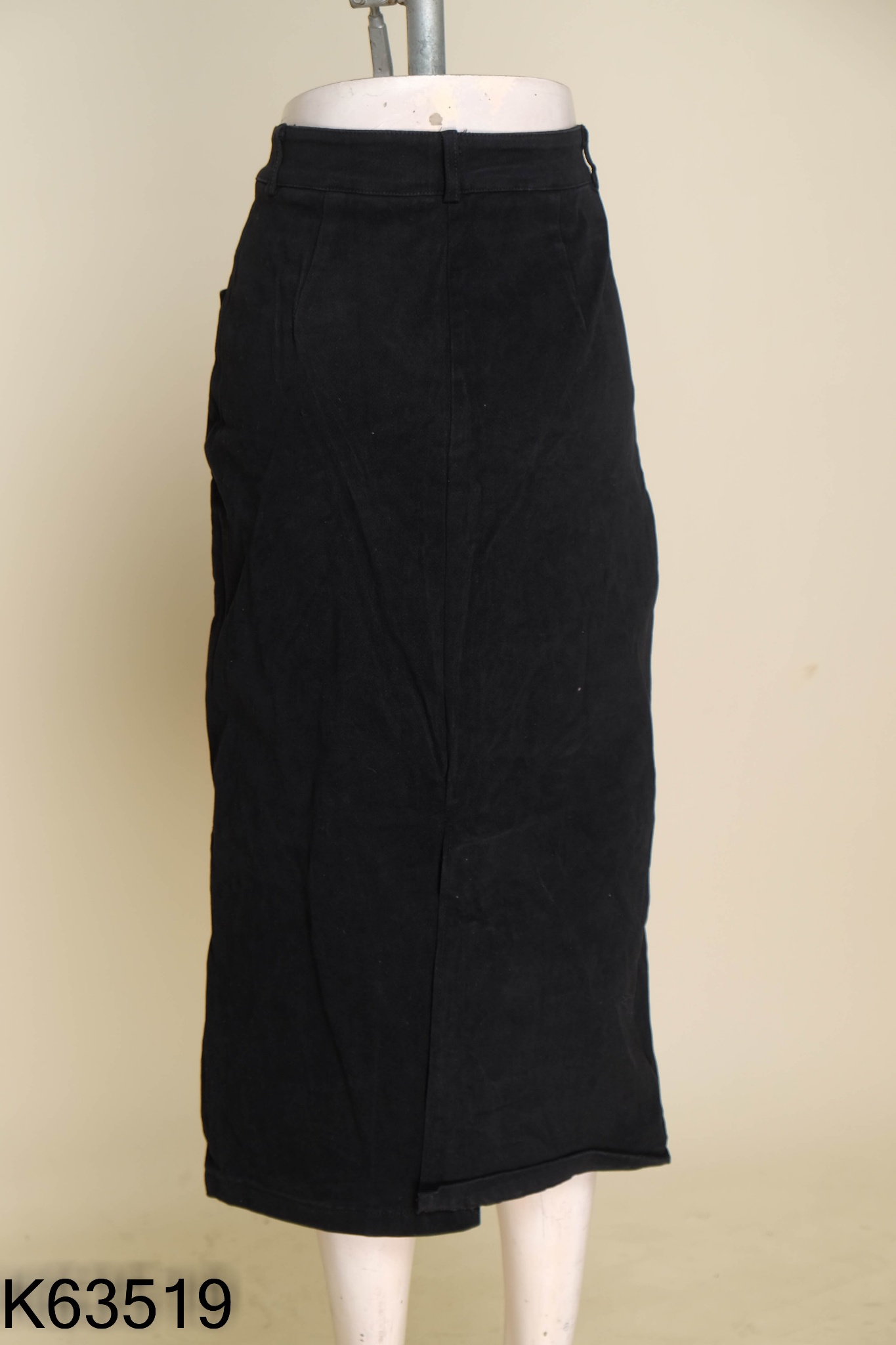 Chân váy jeans đen túi vuông