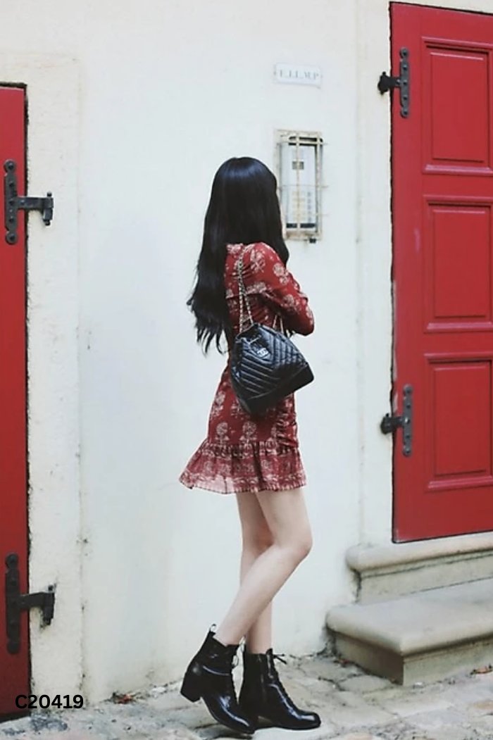 Váy dúm đỏ hoa