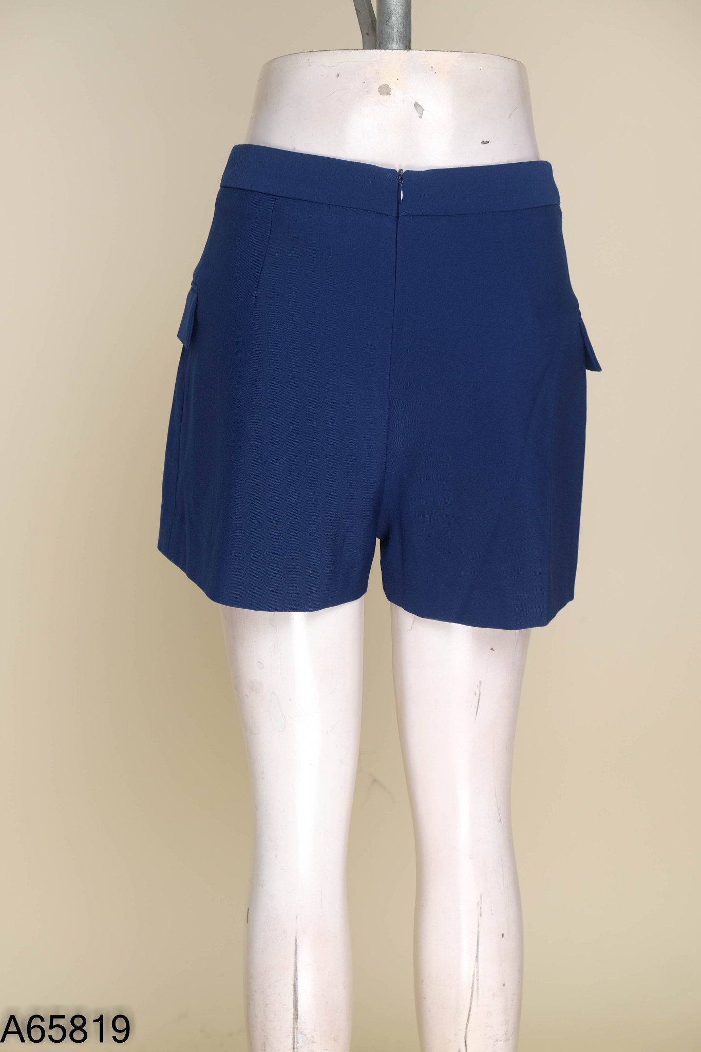 Quần shorts xanh G9 MOZA phối cúc