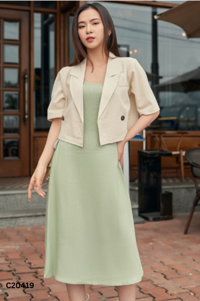 SET Váy hai dây xanh + áo linen be