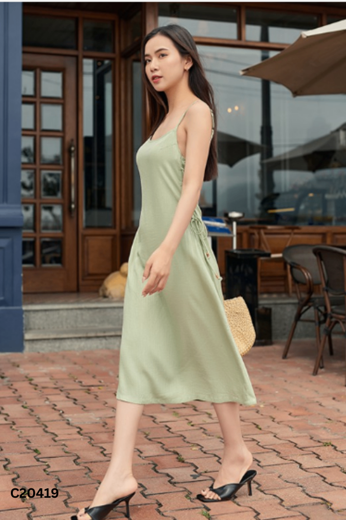 SET Váy hai dây xanh + áo linen be