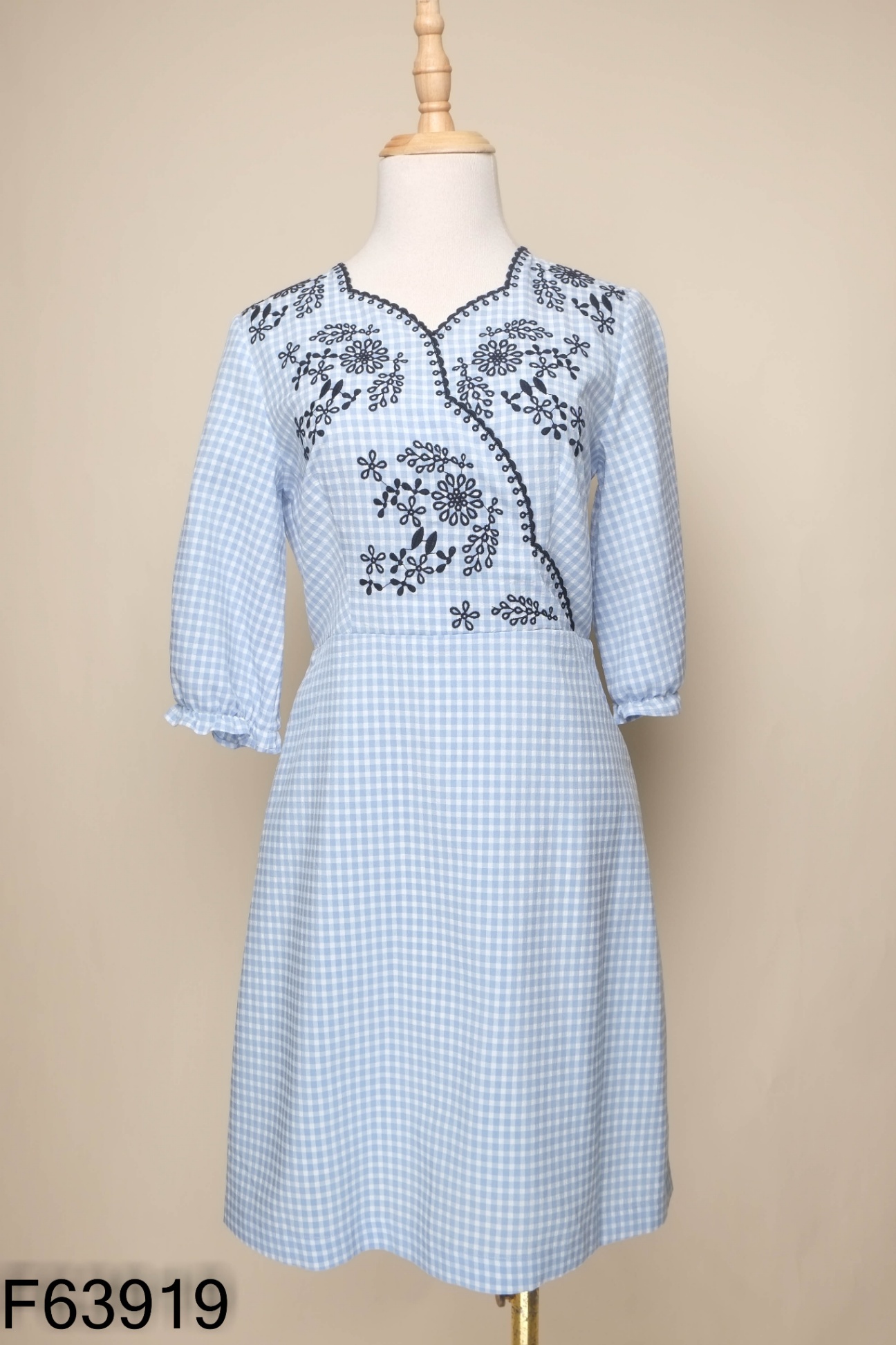Váy ADORE DRESS xanh kẻ caro trắng thêu đen