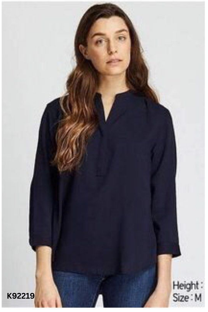 Áo UNIQLO xanh than