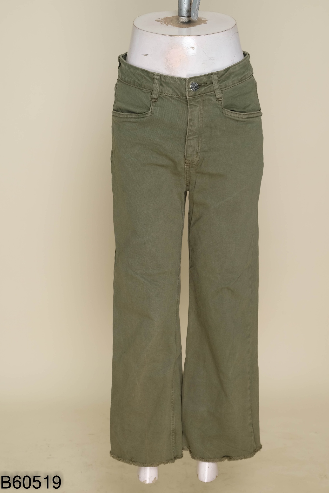 Quần jeans xanh suông