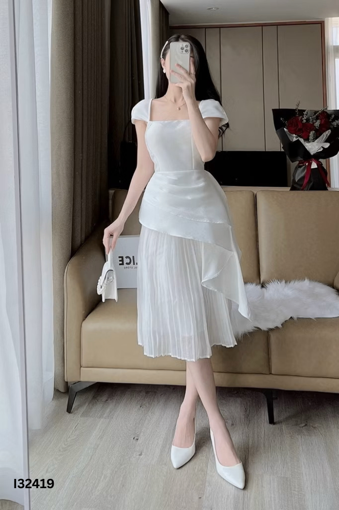 Váy trắng phối dập ly
