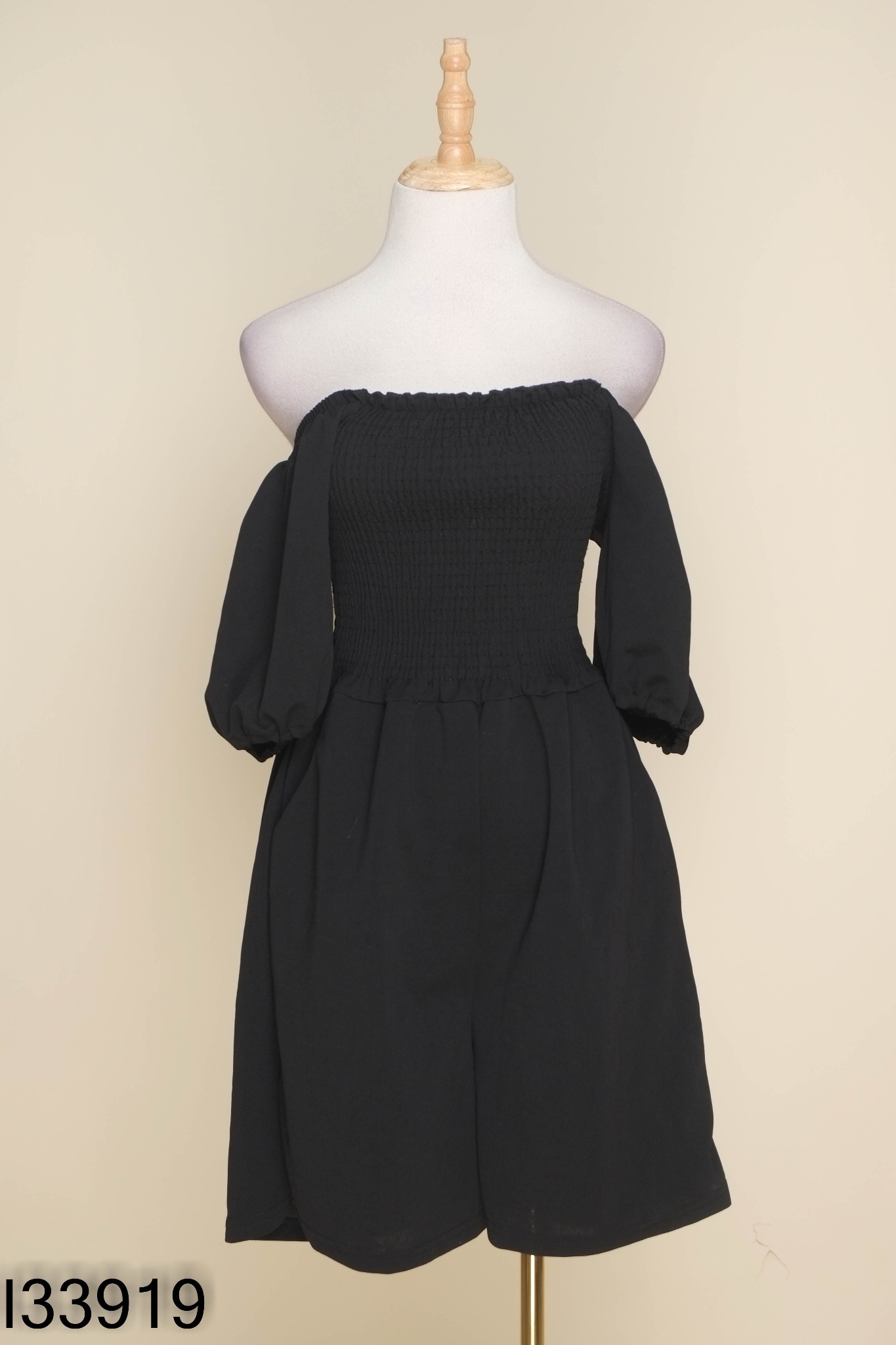 Jumpsuit đen phối chun