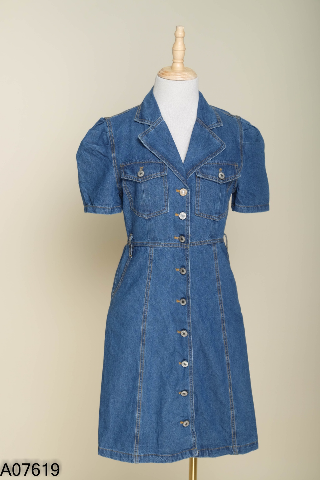 Váy jeans xanh cổ bẻ