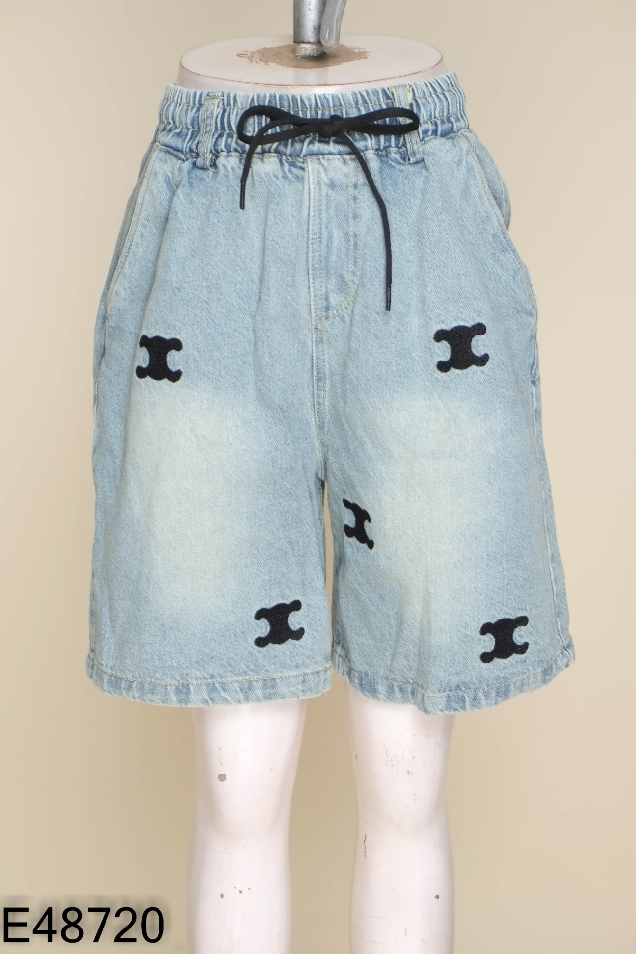 Quần shorts lửng jeans xanh họa tiết