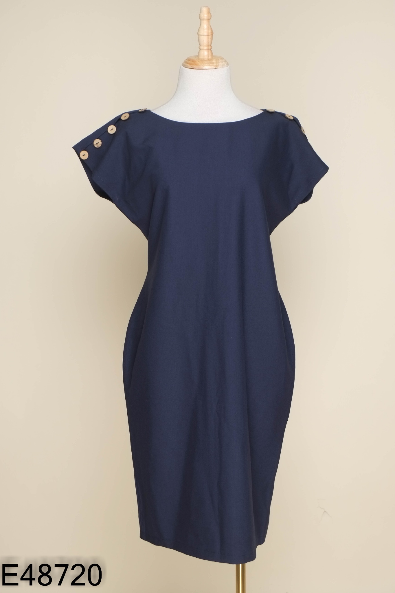 Váy xanh than LALASTYLE phối cúc gỗ