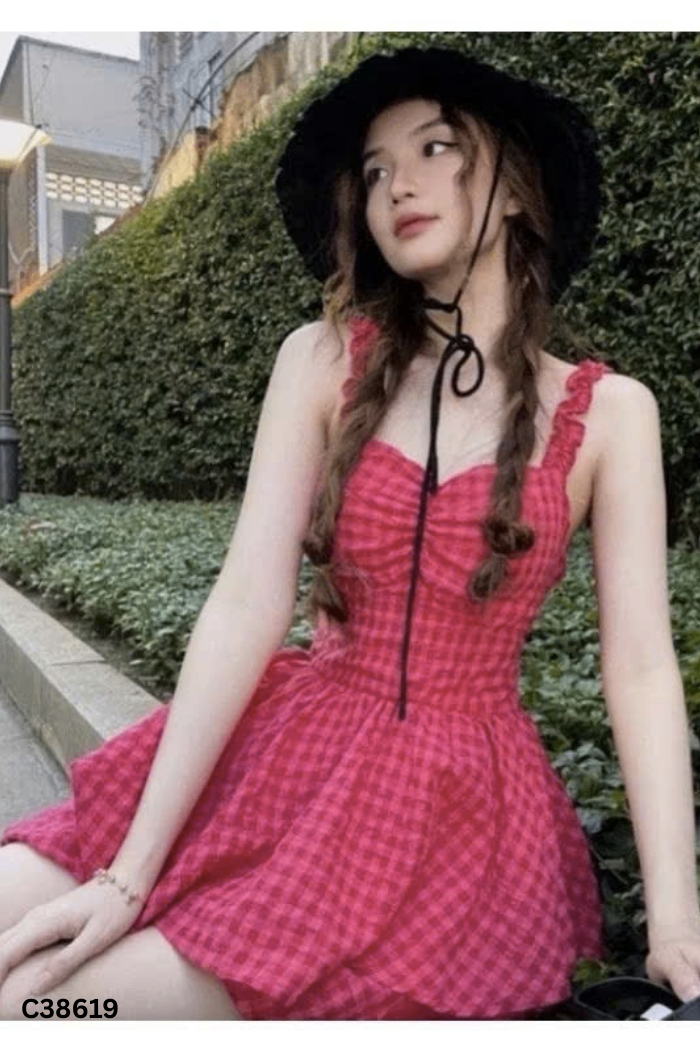 Jumpsuit hồng kẻ caro đỏ
