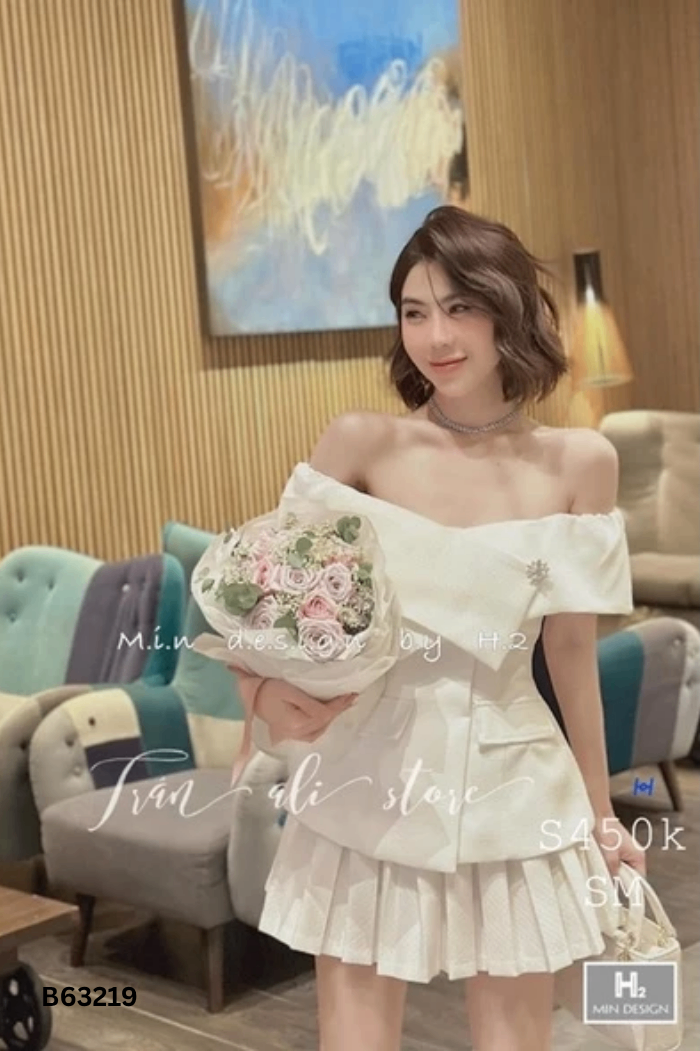 Áo kiểu trắng hai dây