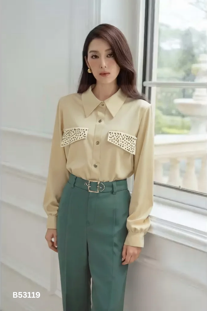 Áo sơ mi lụa be đính cườm