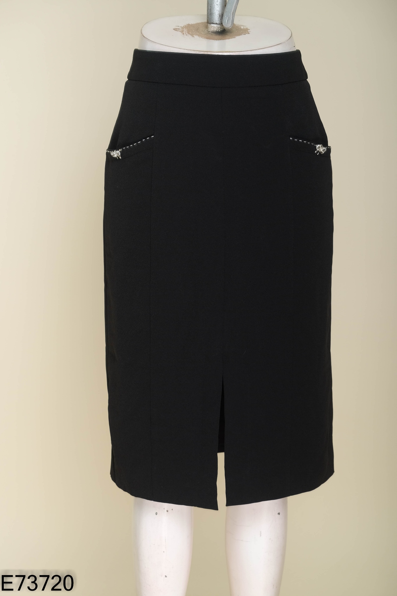 Chân váy IVY MODA đính nơ đá