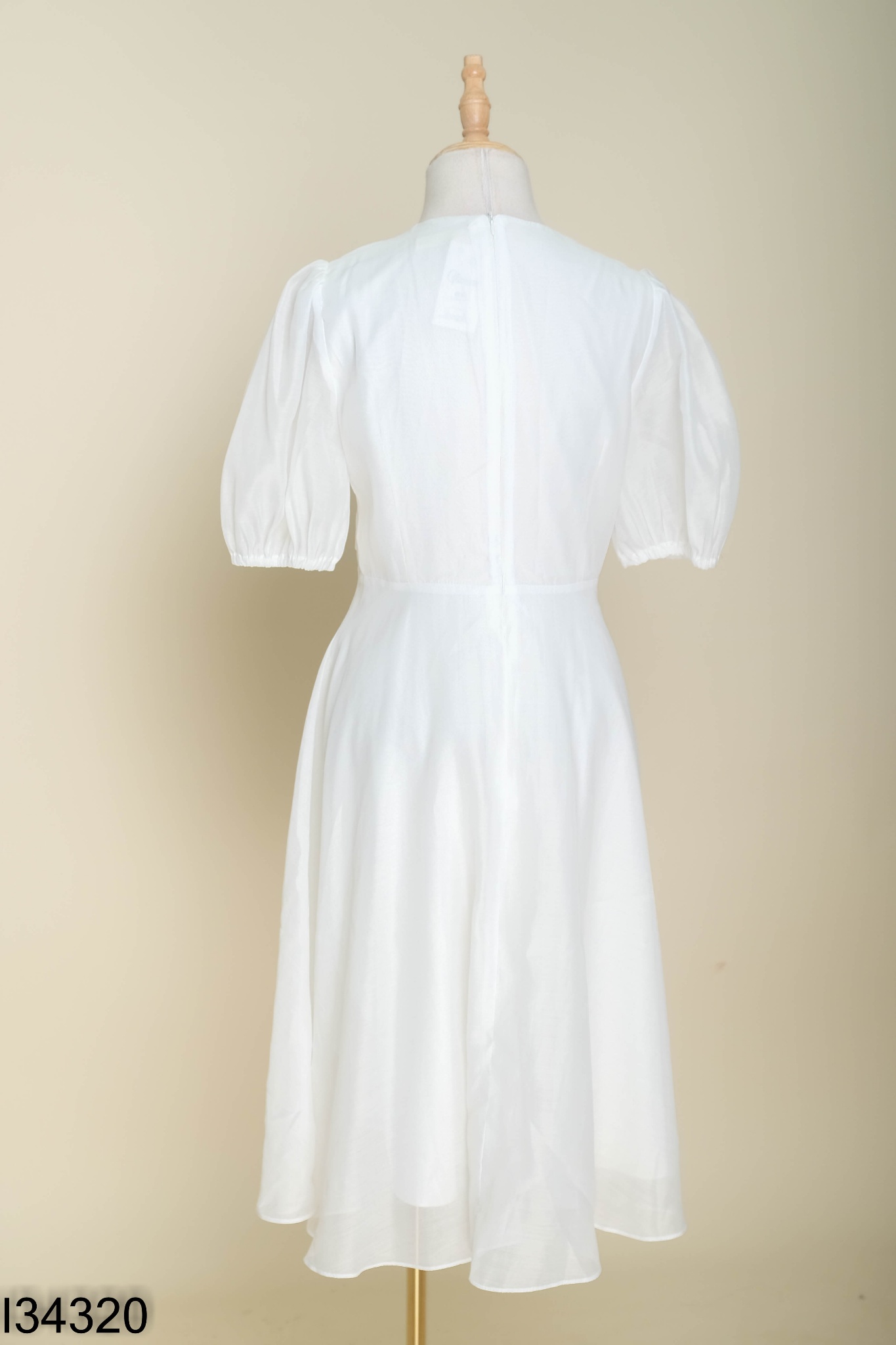 Váy CHARME STORE trắng trơn