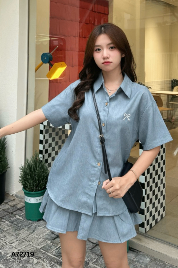 SET HAVANA Áo sơ mi xanh thêu nơ + chân váy