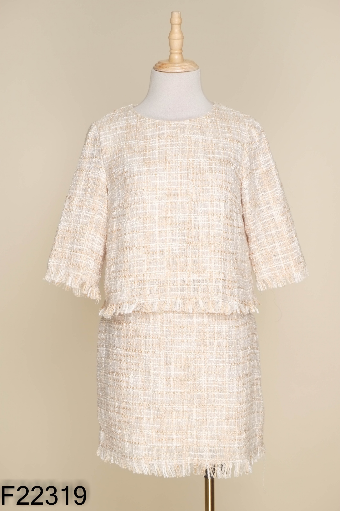 Set ADORE DRESS dạ be áo + chân váy