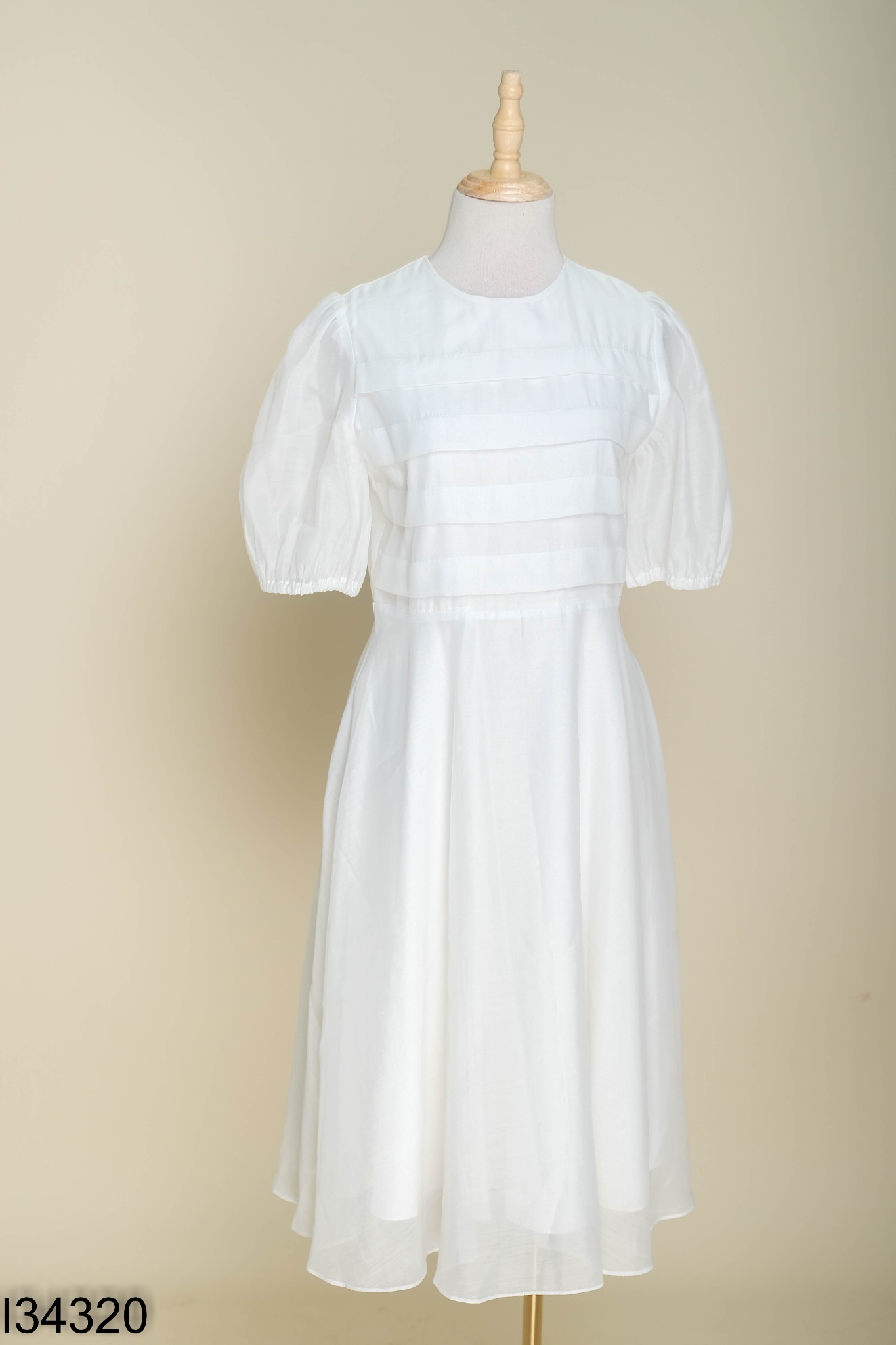 Váy CHARME STORE trắng trơn
