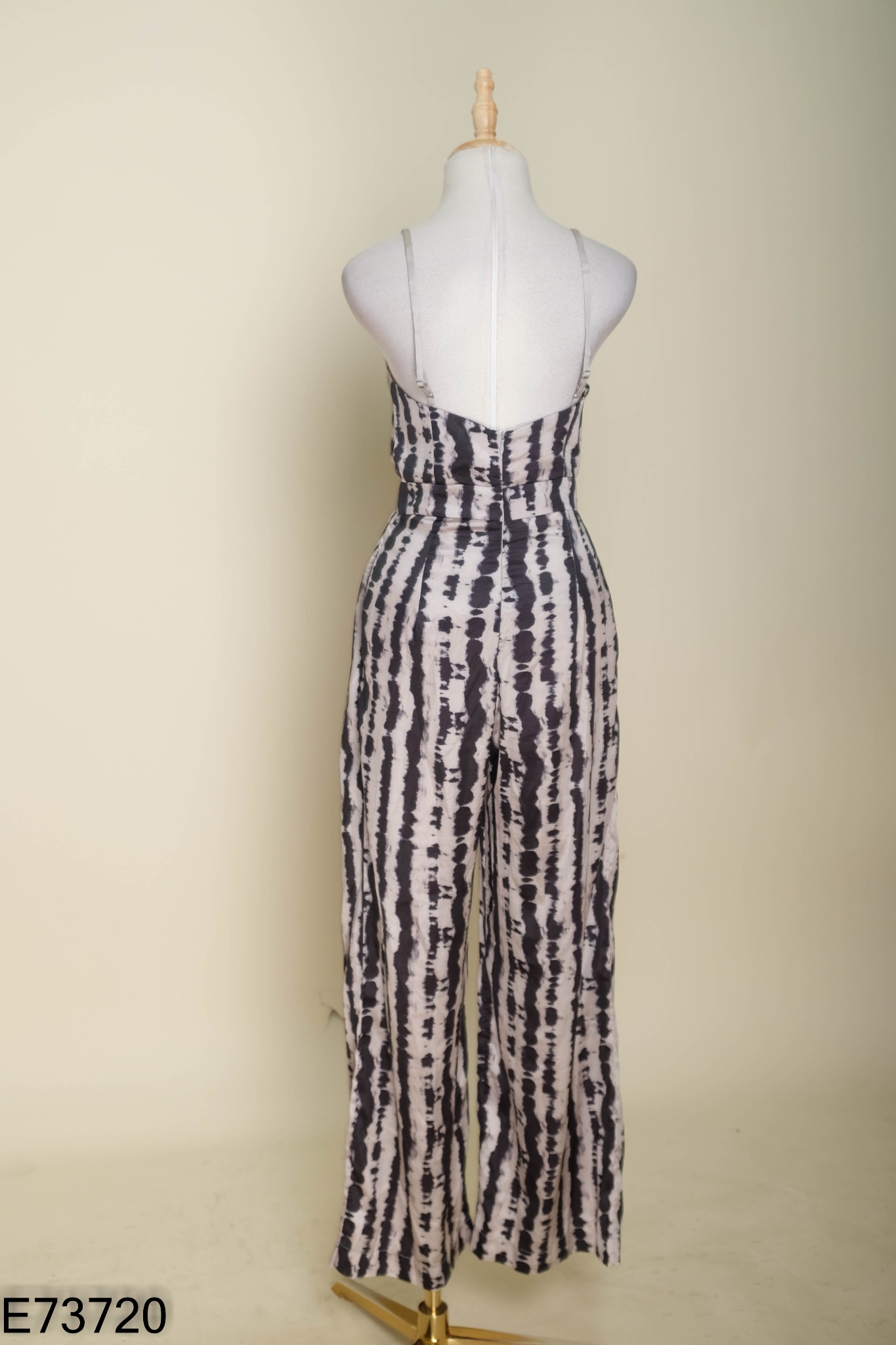 Jumpsuits hai dây be phối đen
