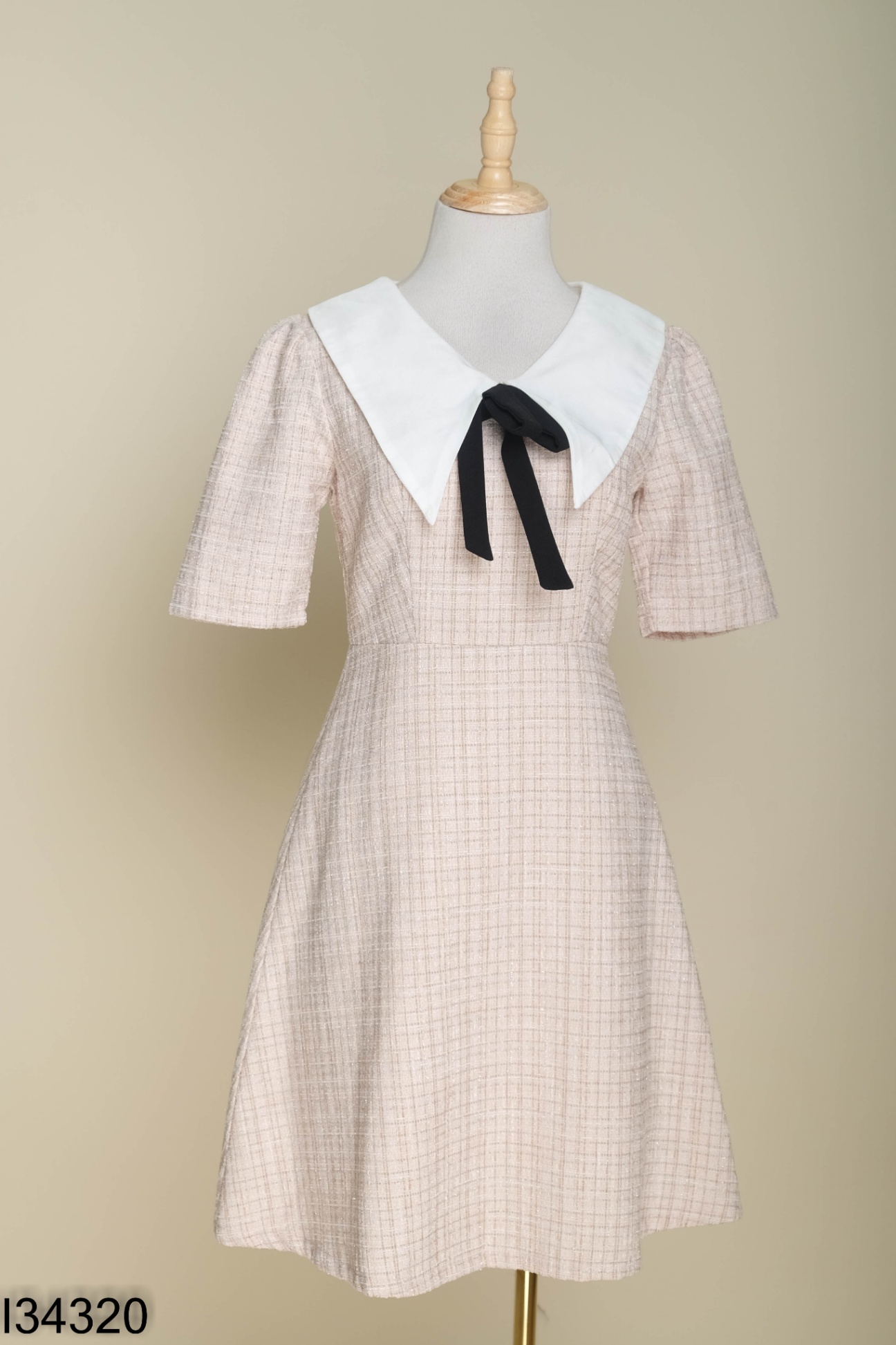 Váy CHARME STORE dạ tweed be cổ trắng