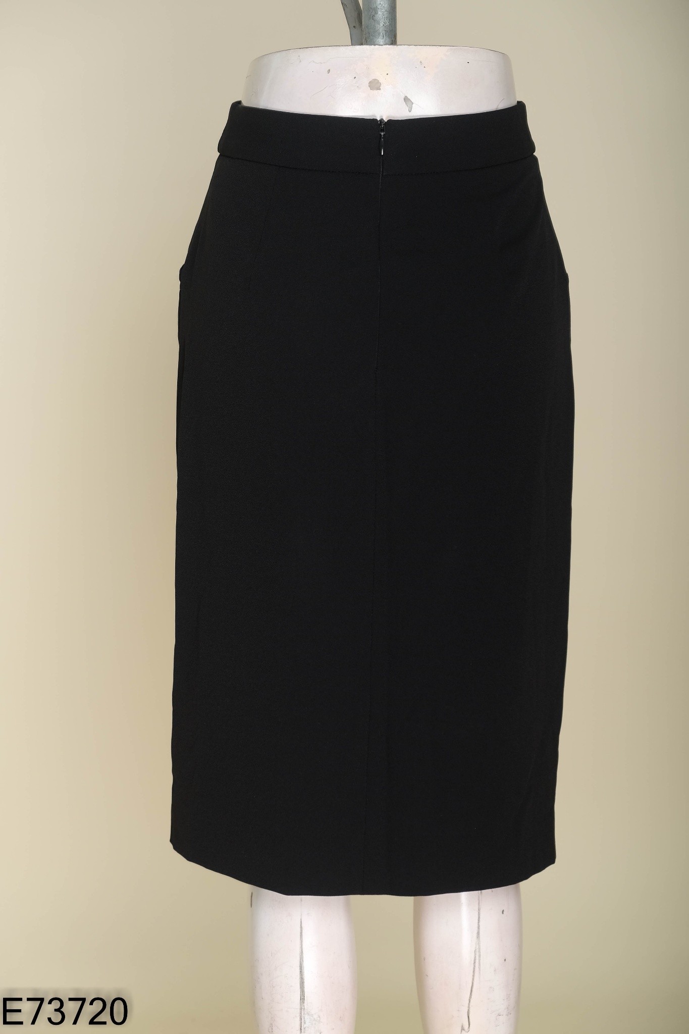 Chân váy IVY MODA đính nơ đá