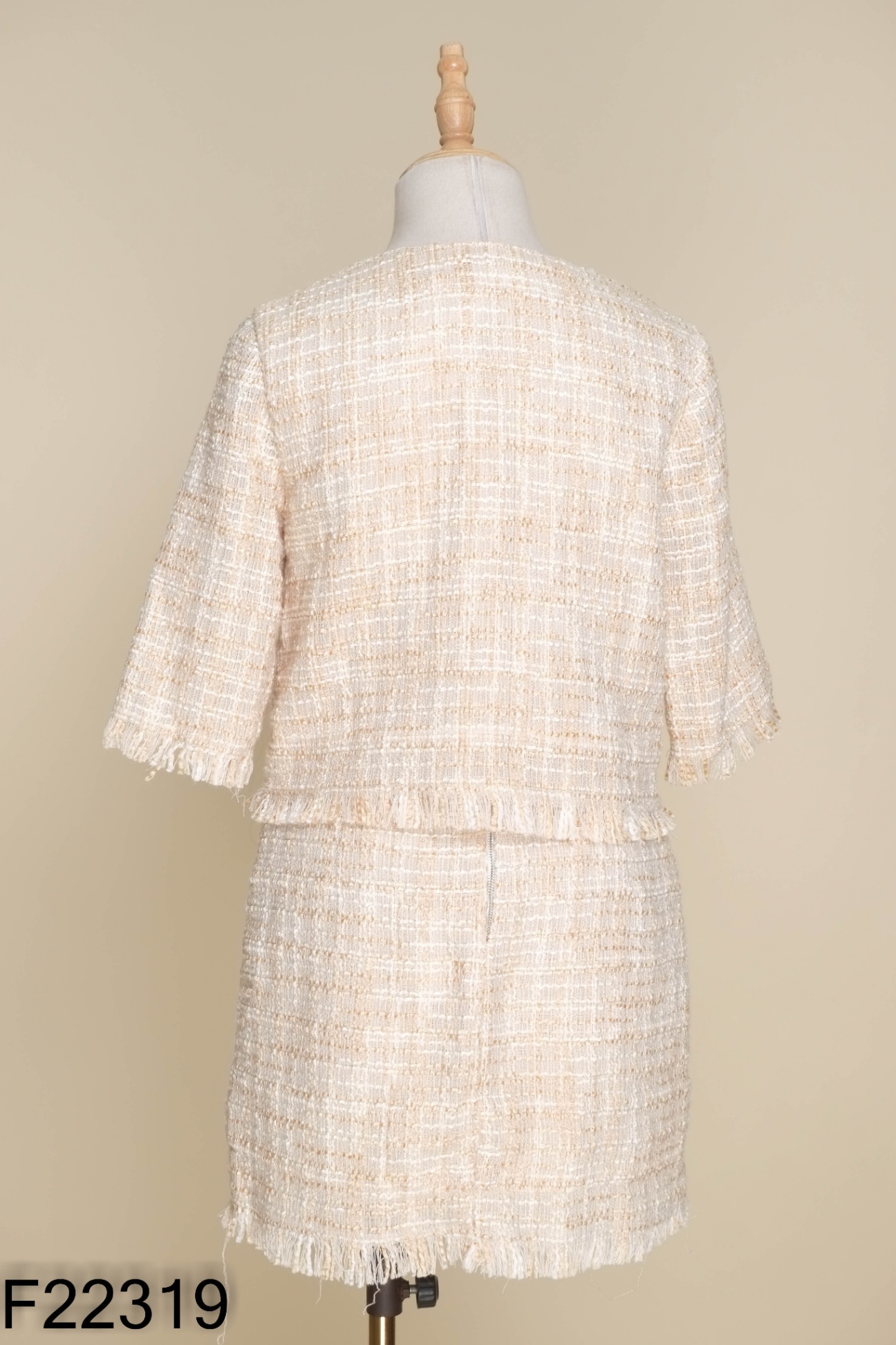 Set ADORE DRESS dạ be áo + chân váy