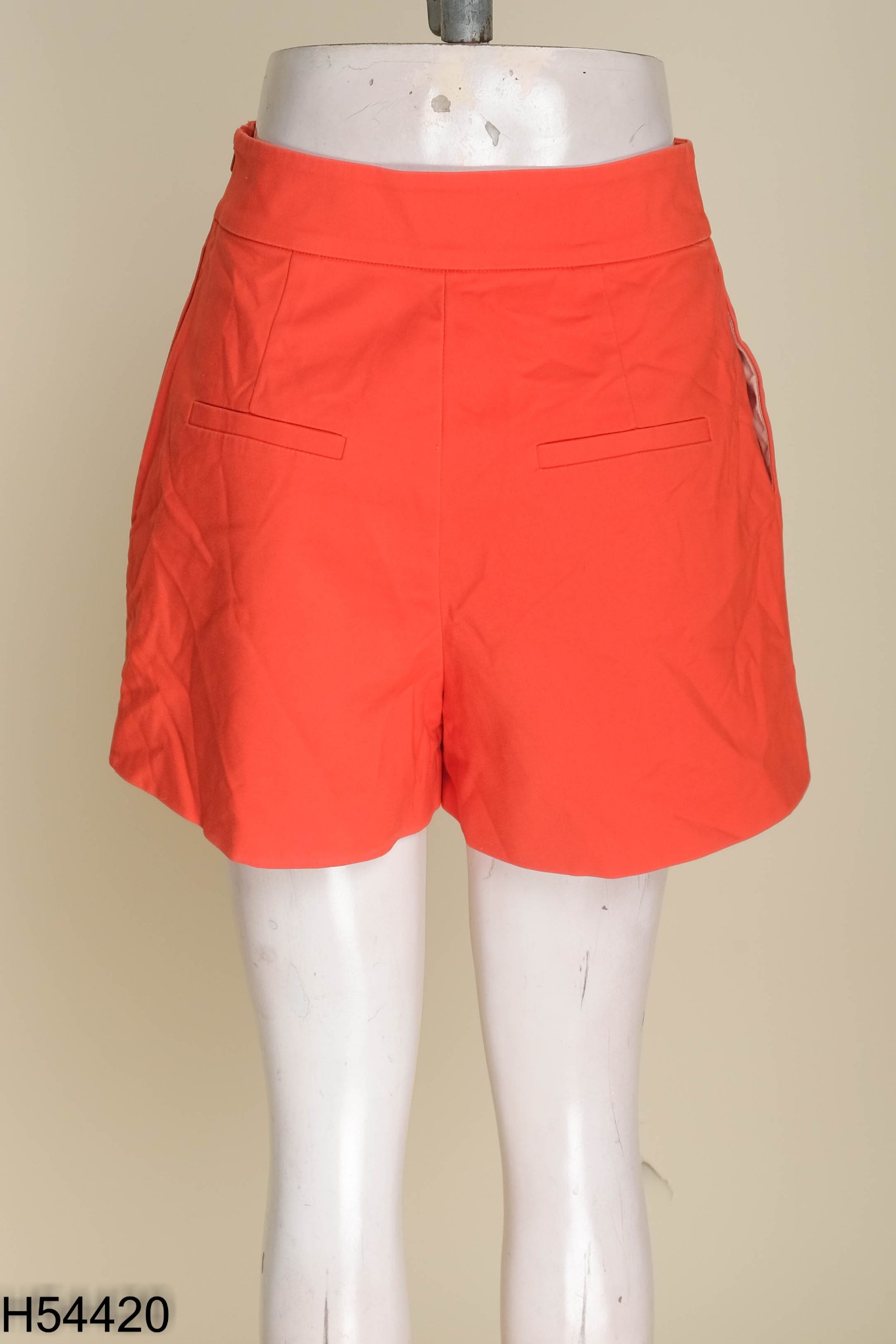 Quần short cam đỏ