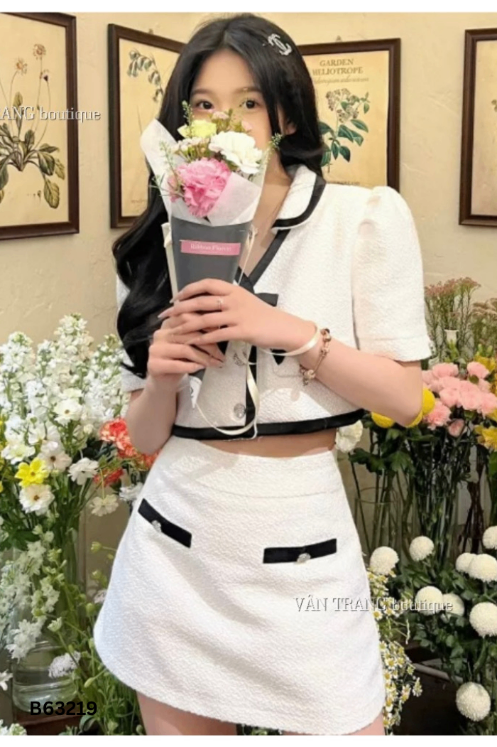 SET LYNSIE DESIGN Áo trắng phối đen + chân váy