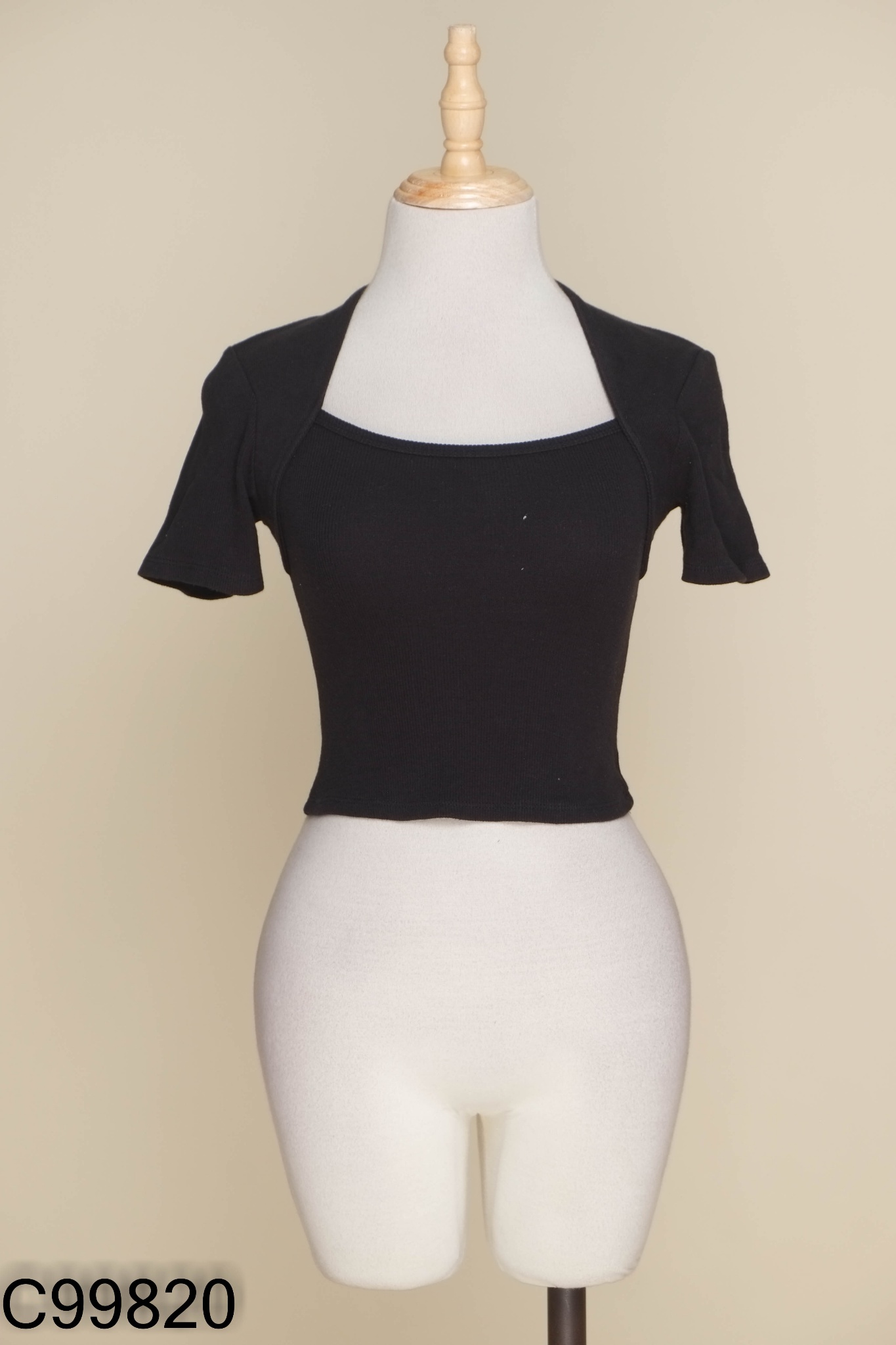 Áo đen TOPTIFY cổ vuông