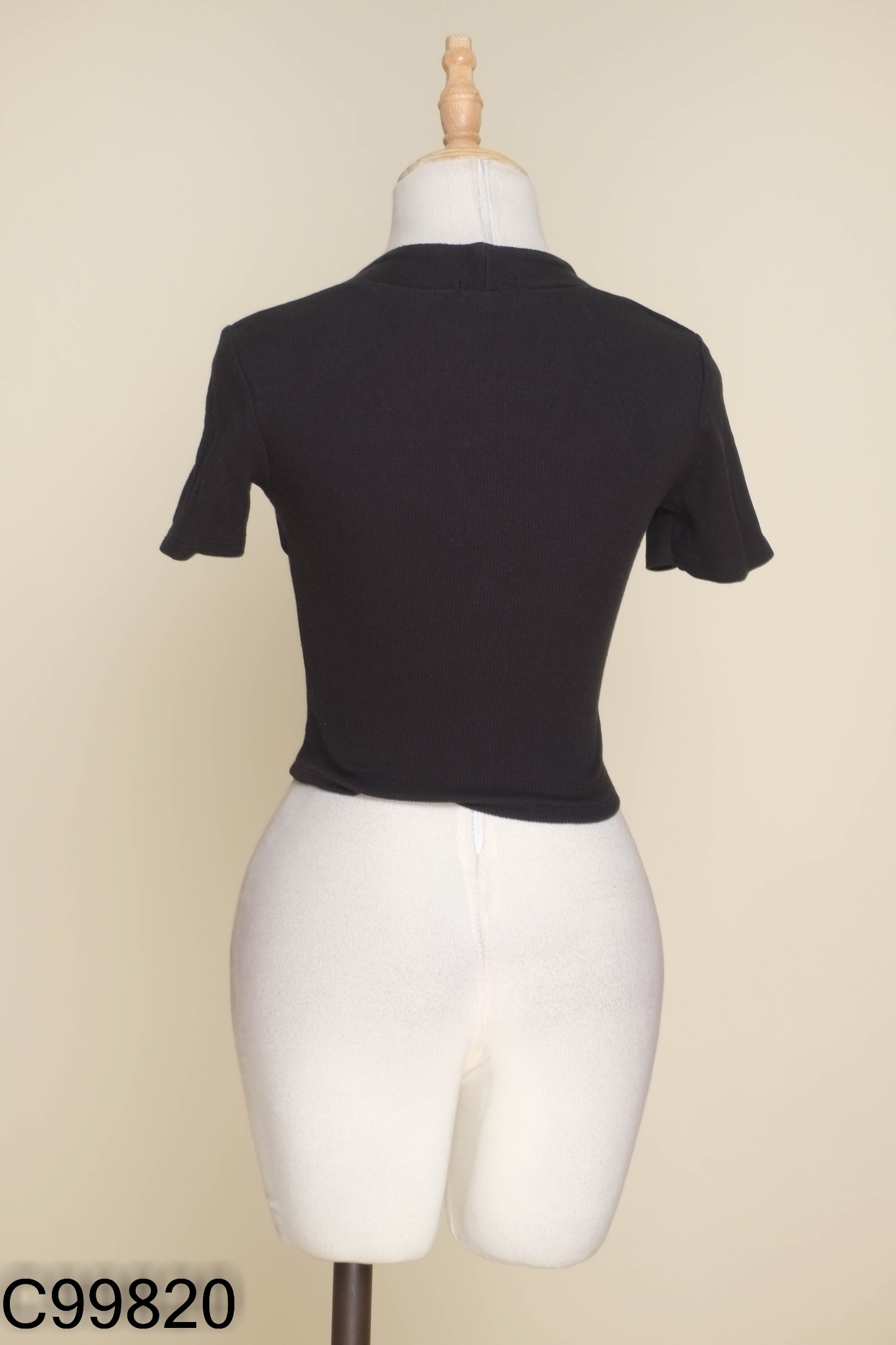 Áo đen TOPTIFY cổ vuông
