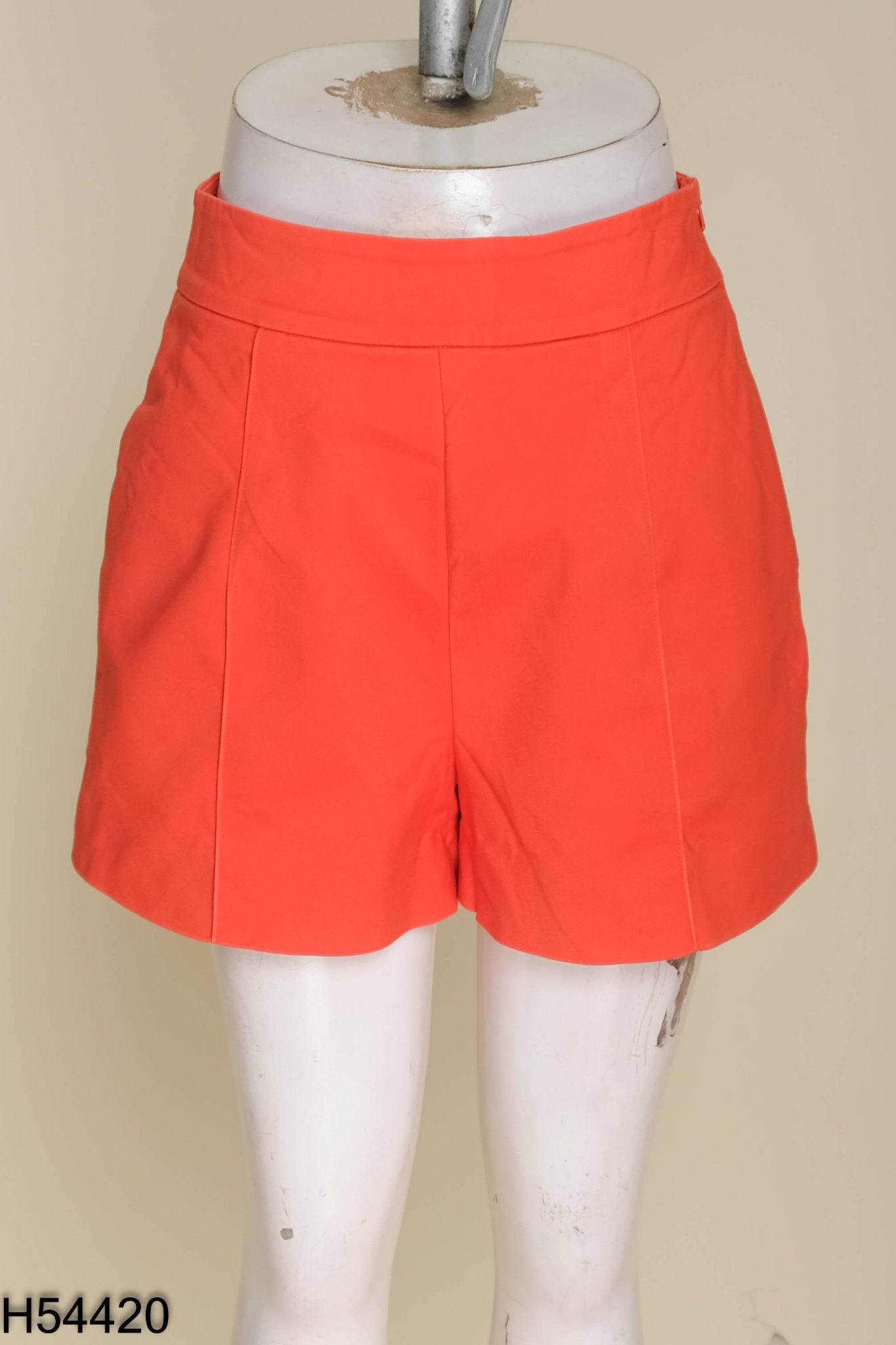 Quần short cam đỏ