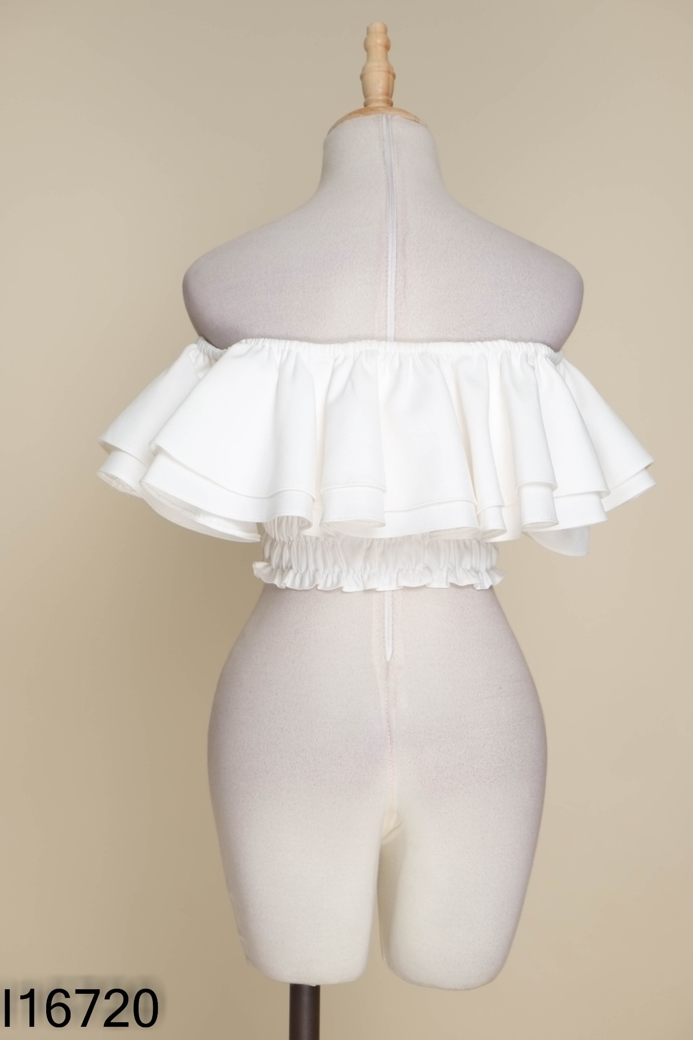 Áo croptop WONDER HOUSE trắng bèo