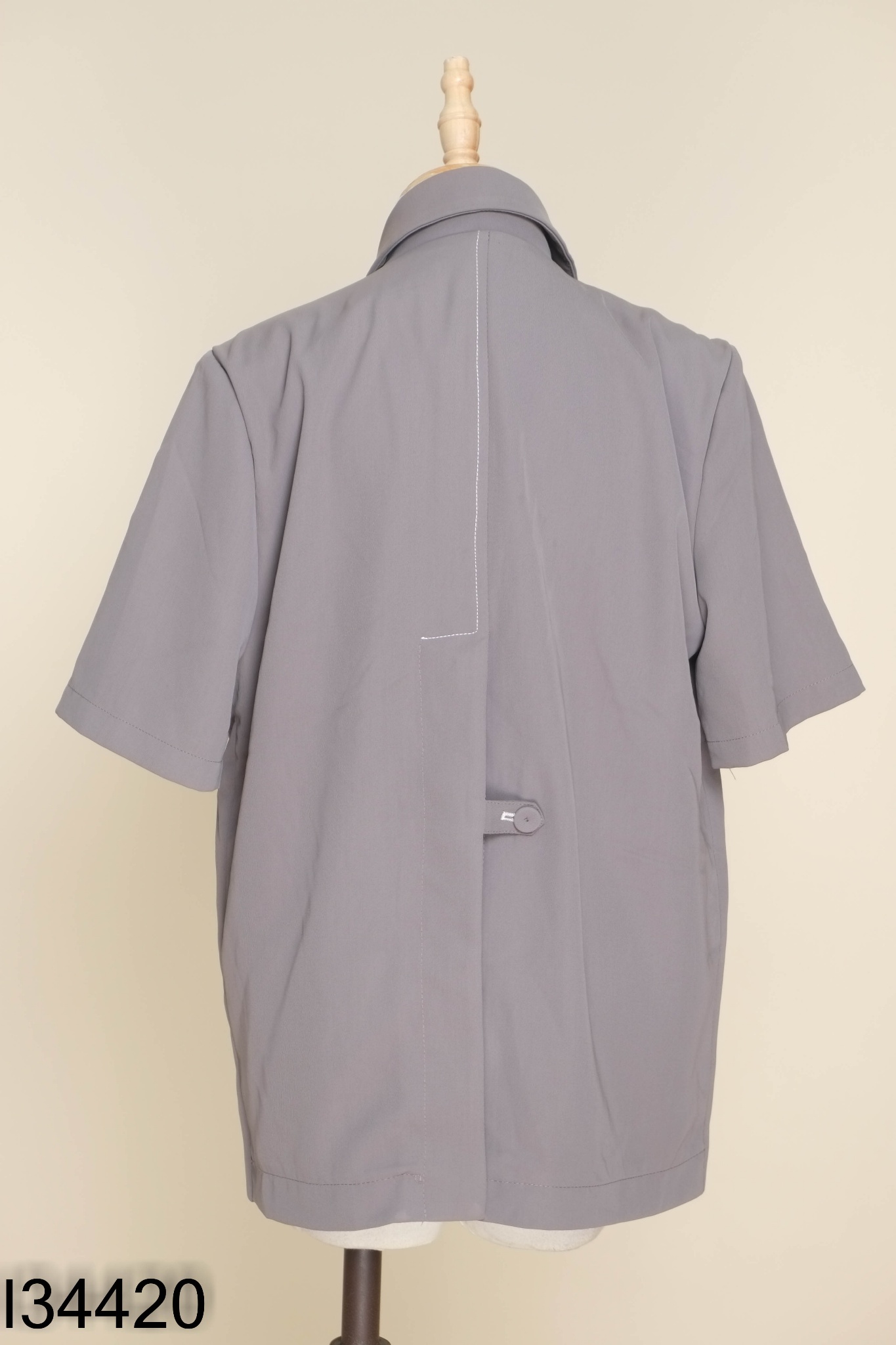 Blazer xám trơn phối khuy