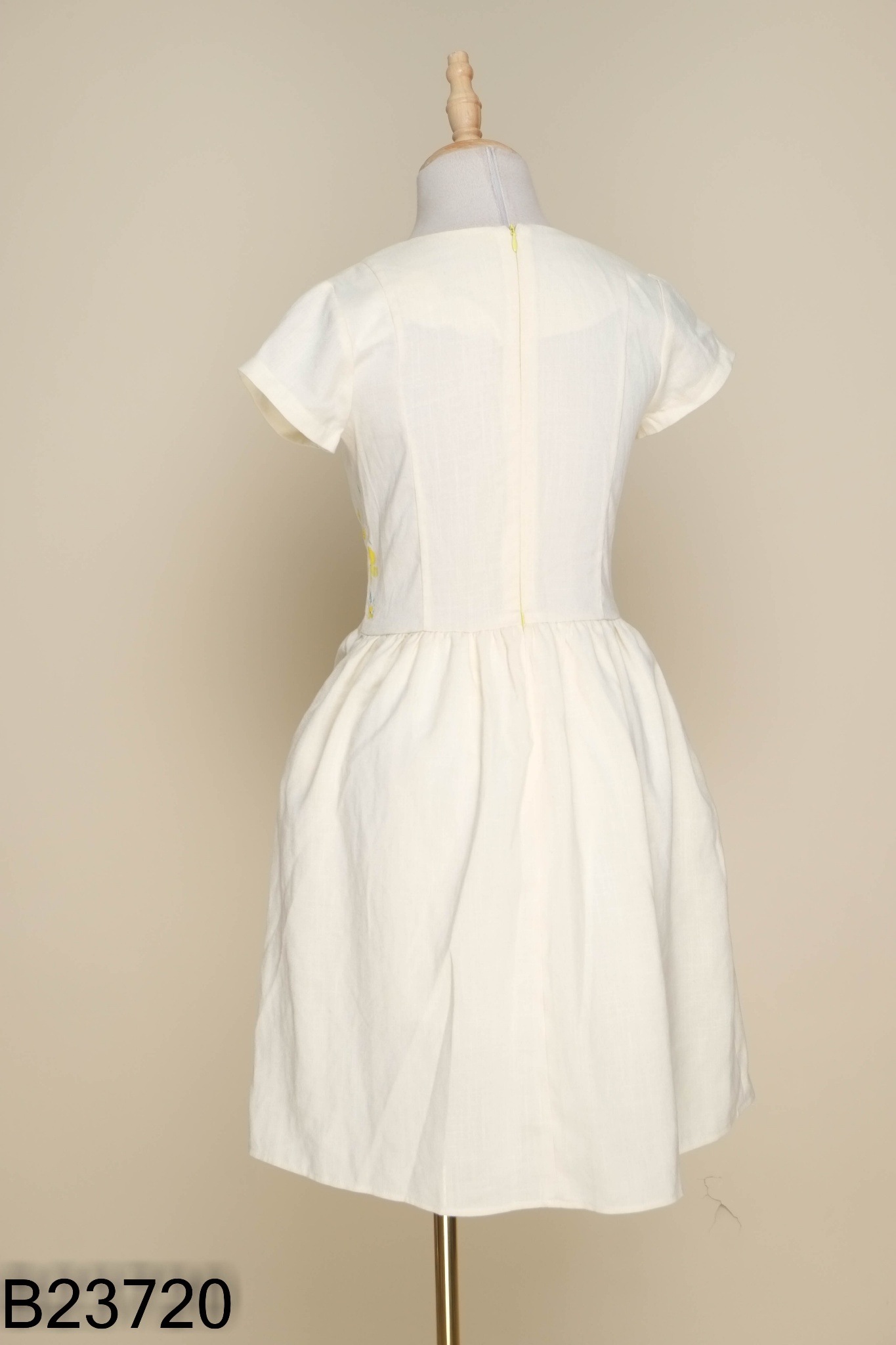 Váy linen LÁ IN HOA be hoa