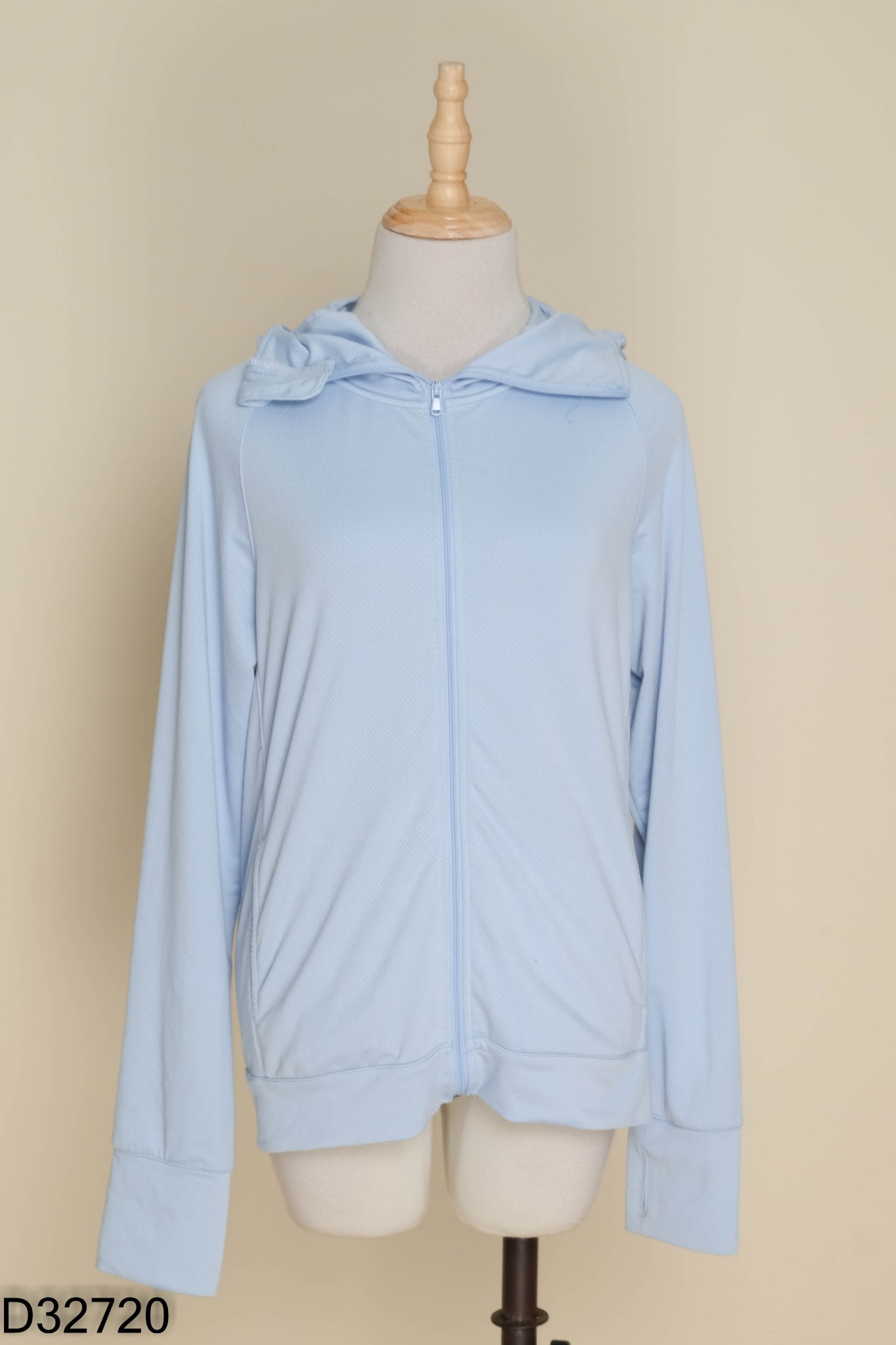 Áo chống nắng UNIQLO xanh trơn