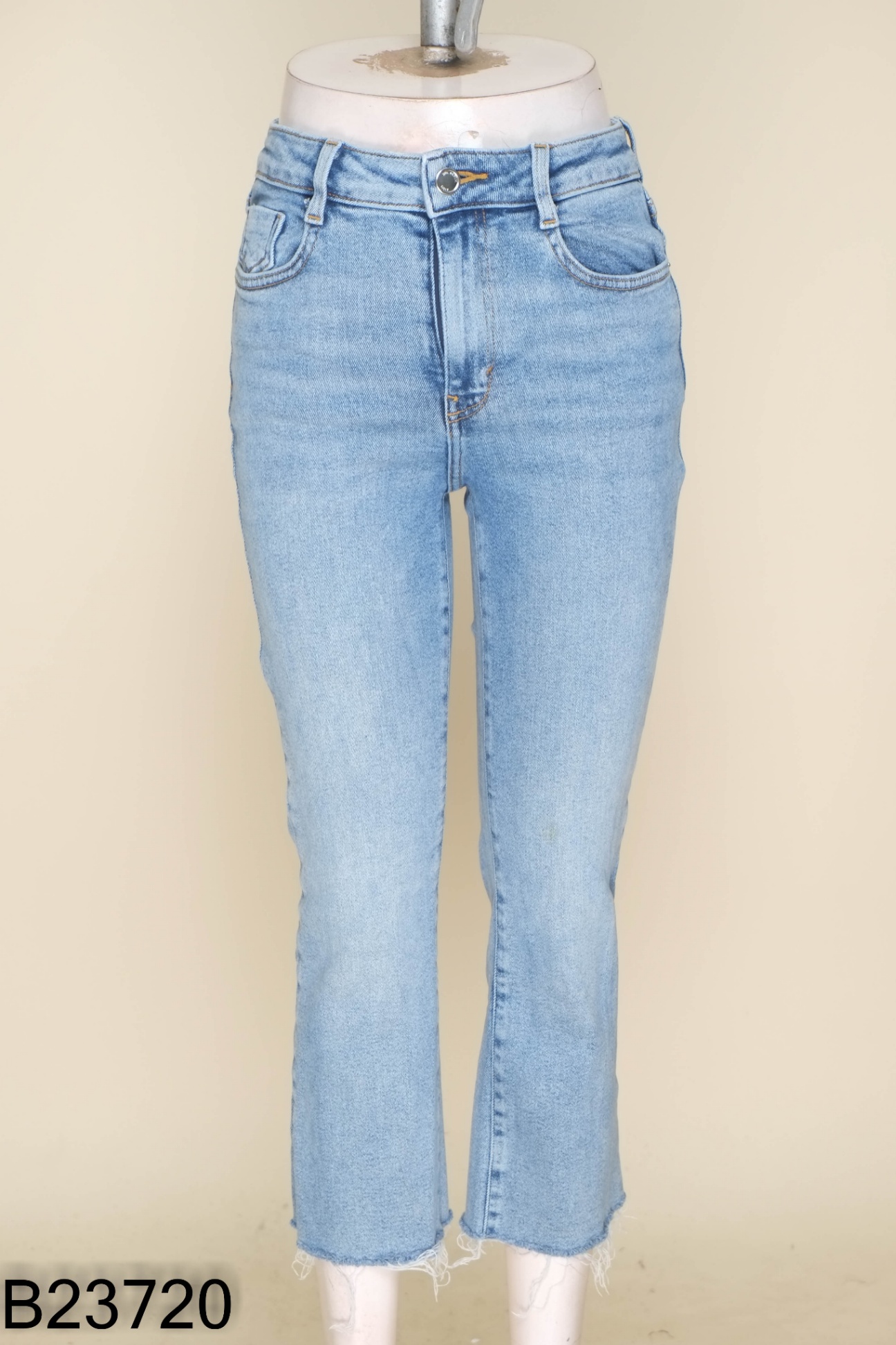 Quần jeans xanh ZARA cắt gấu