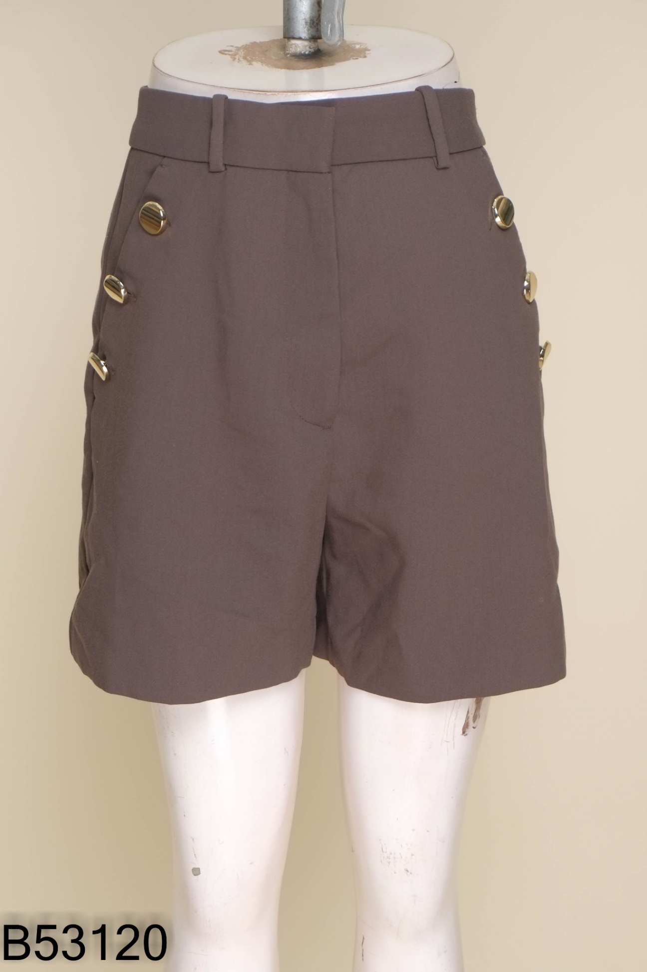 Quần shorts ZARA xanh phối cúc vàng