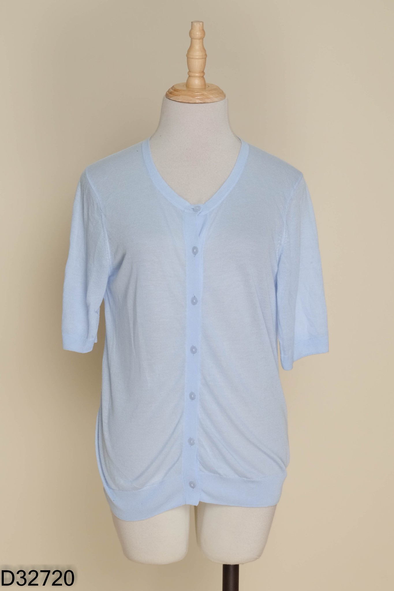 Áo UNIQLO xanh trơn
