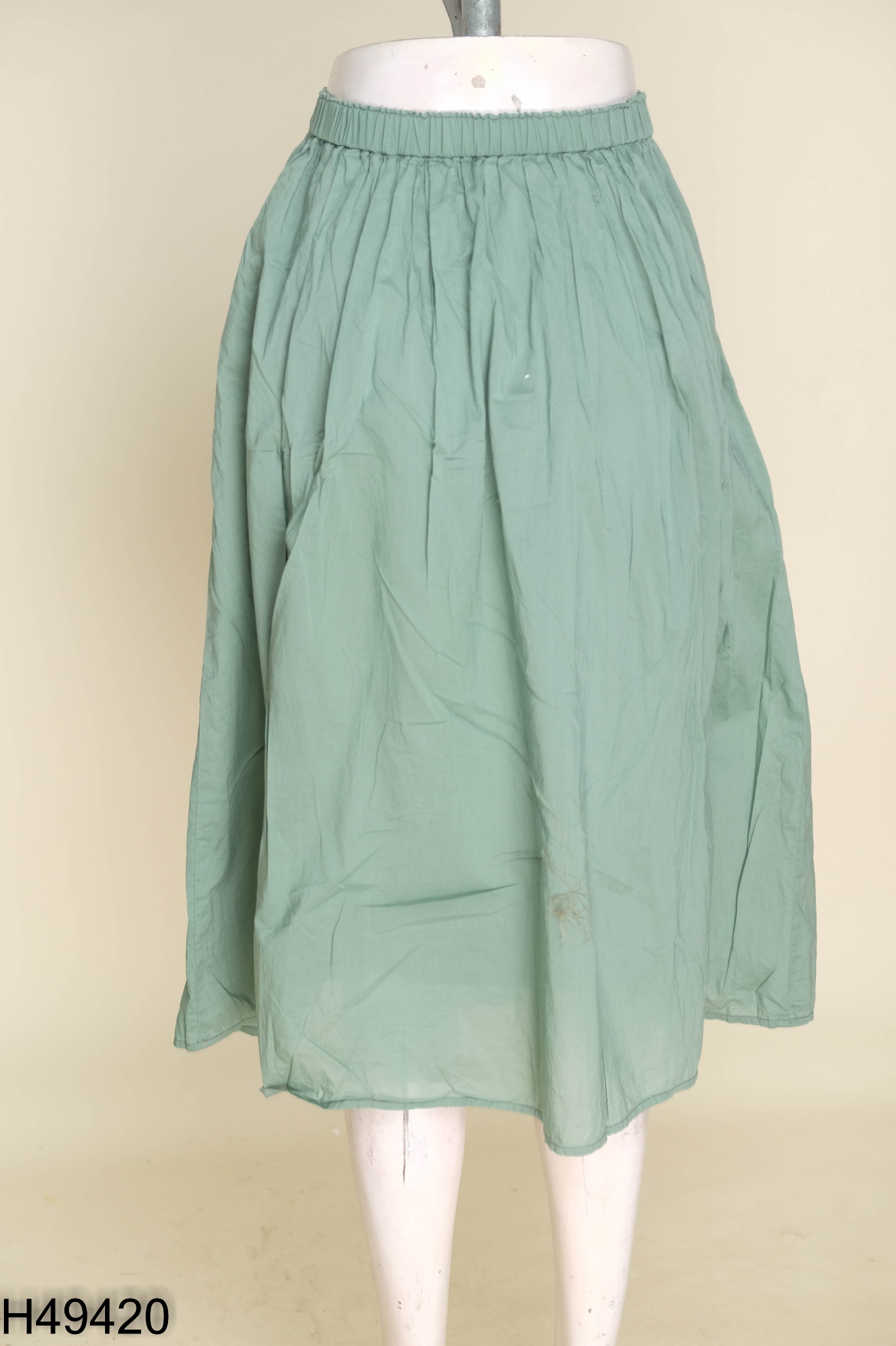 Chân váy UNIQLO xanh trơn