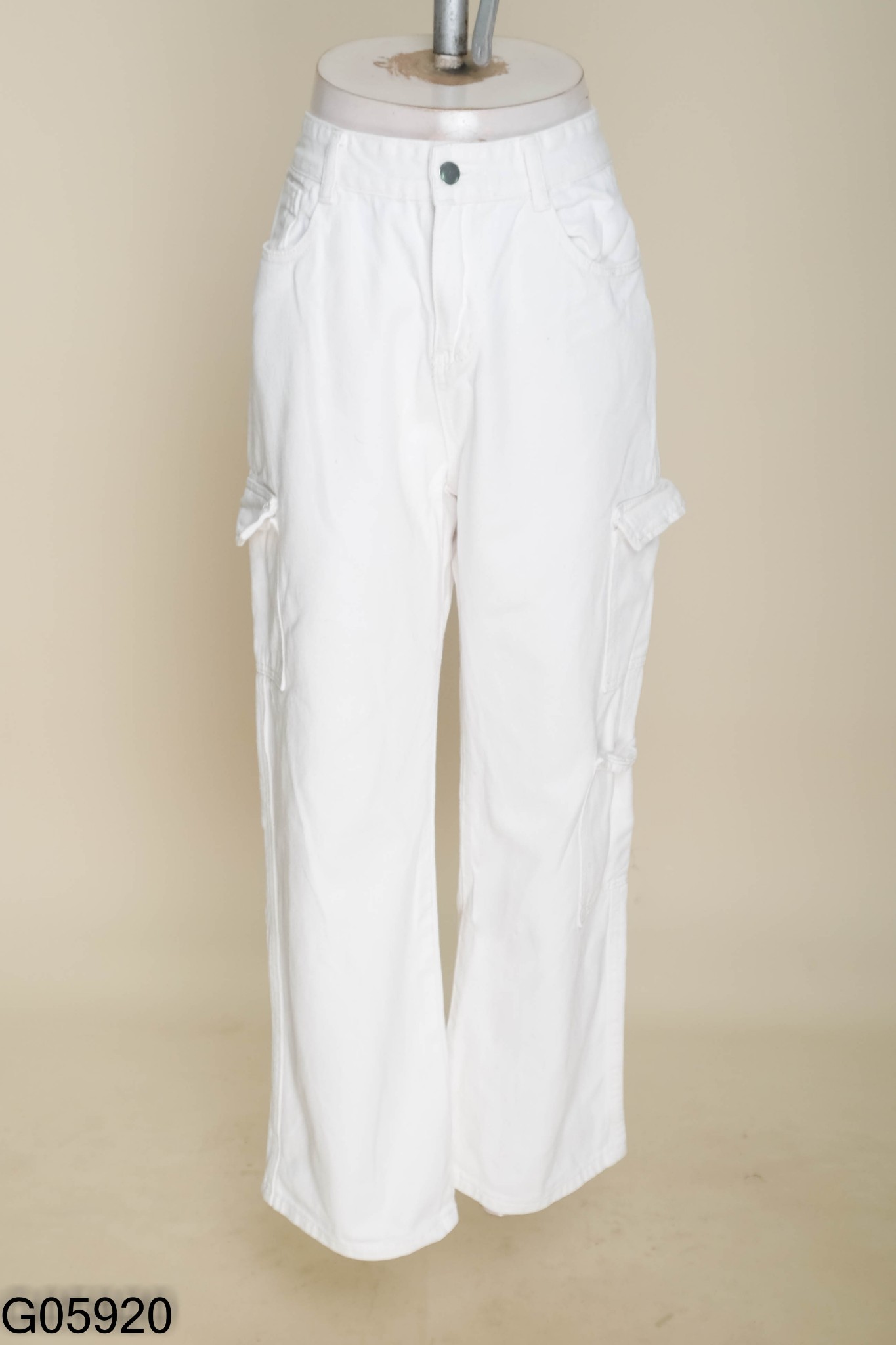 Quần jeans trắng ống rộng