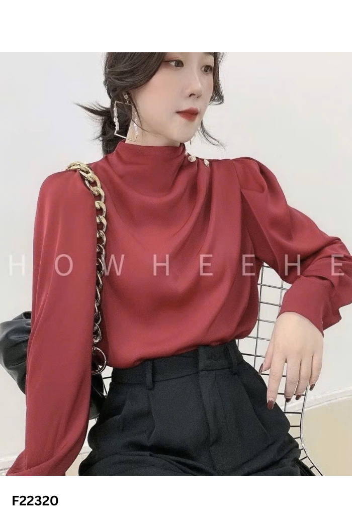 Áo lụa đỏ dúm vai cúc vàng